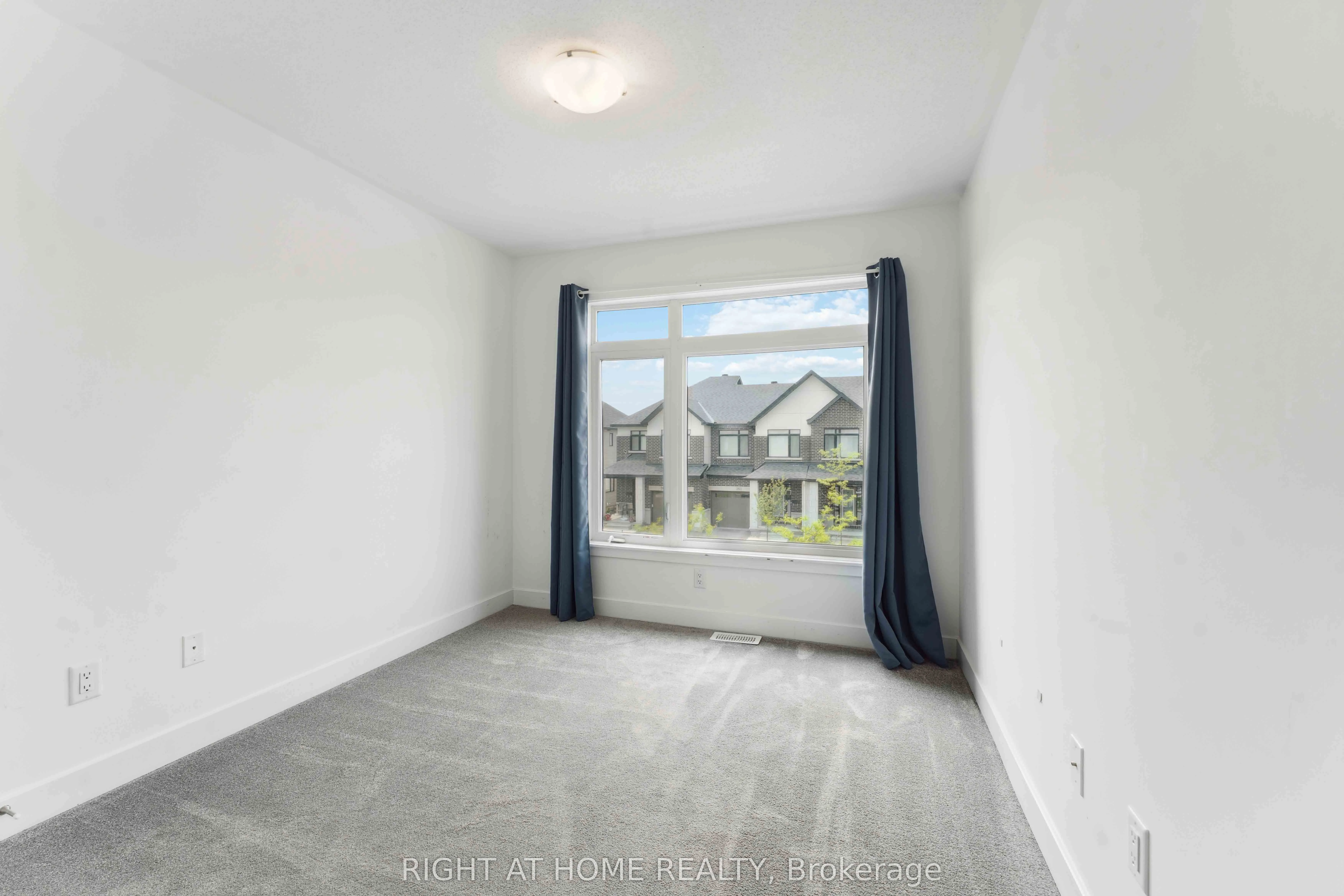 261 Finsbury Avenue