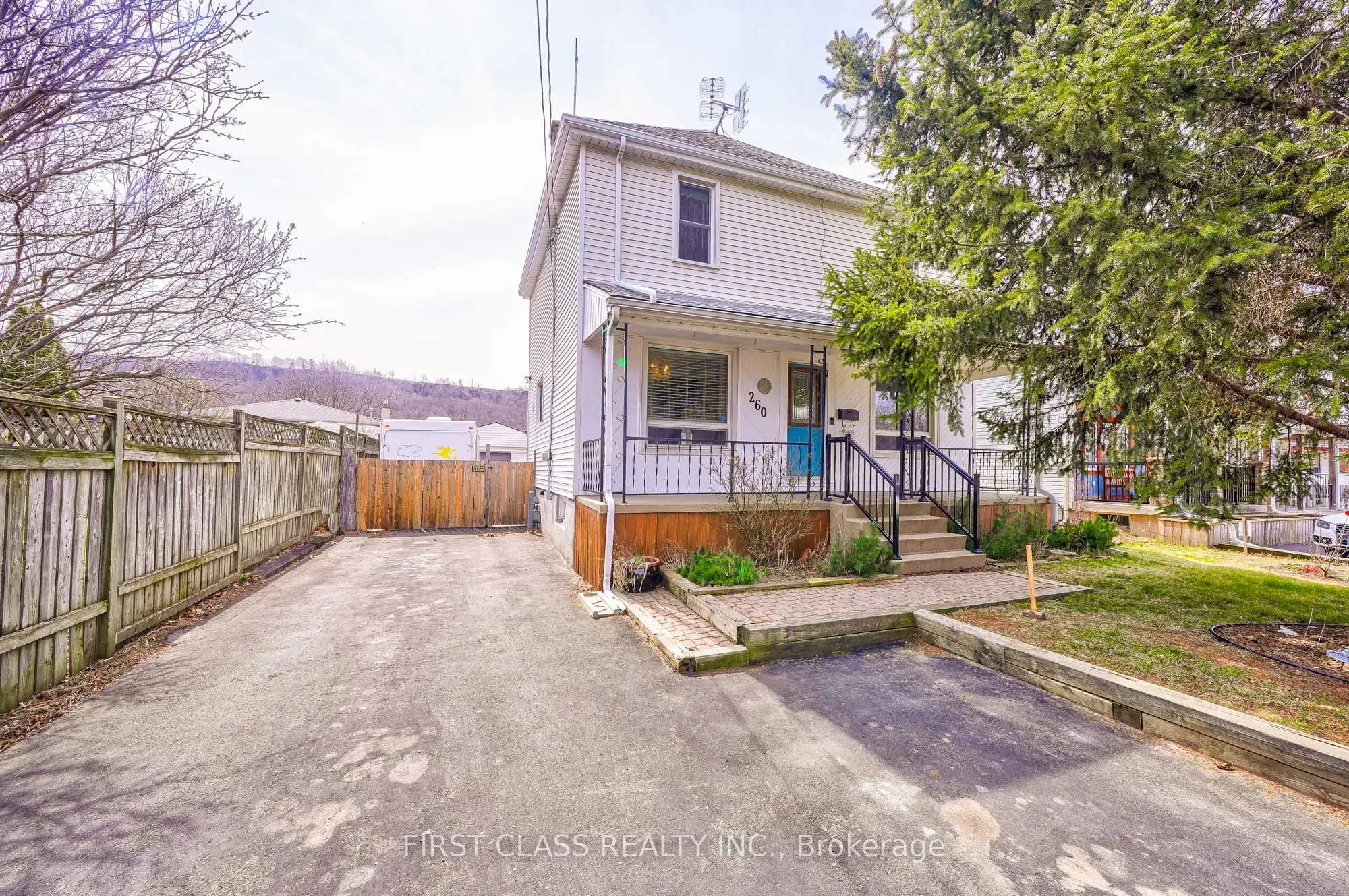 260 King Street E