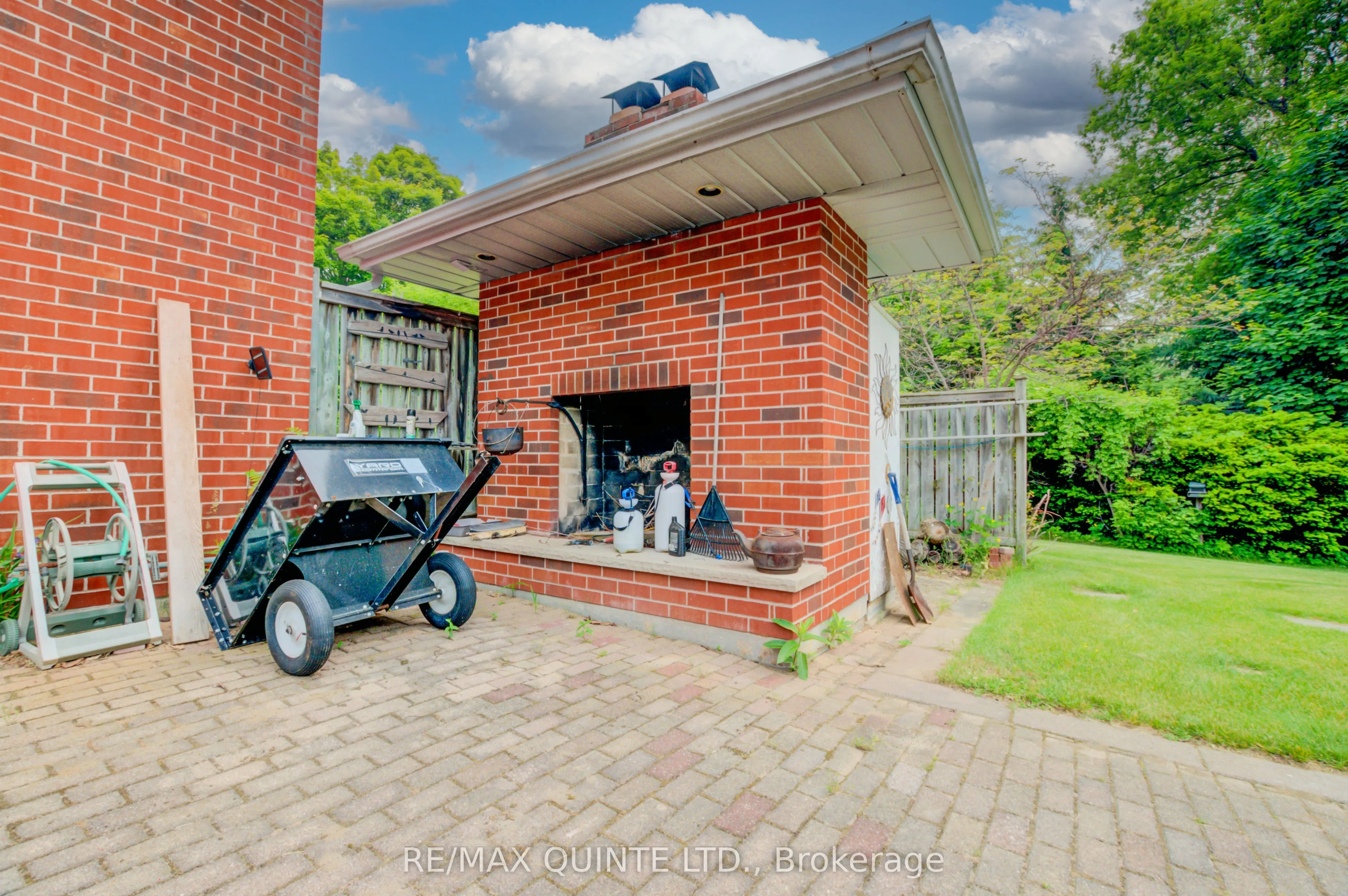 55 Oakridge Drive