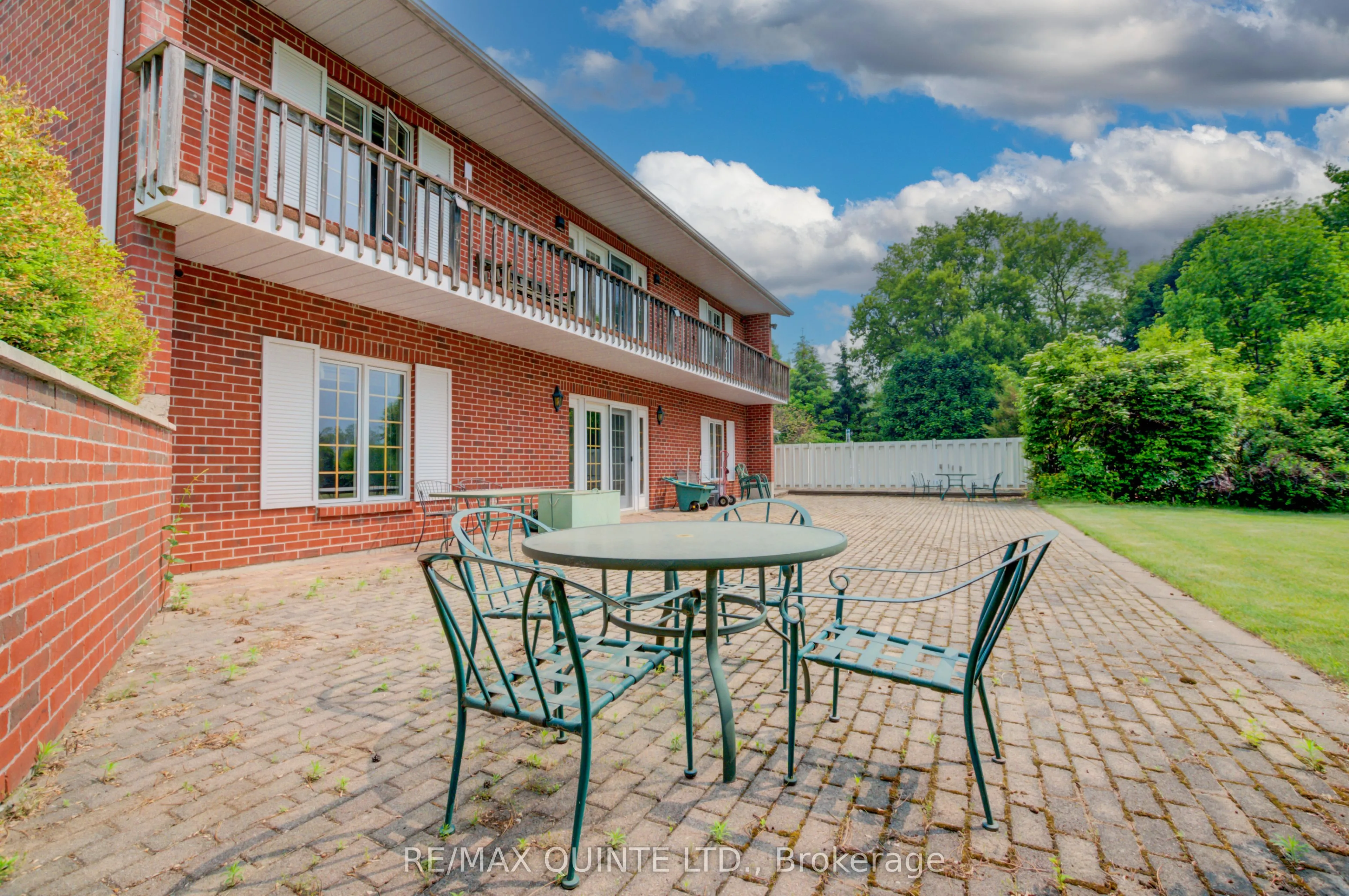 55 Oakridge Drive
