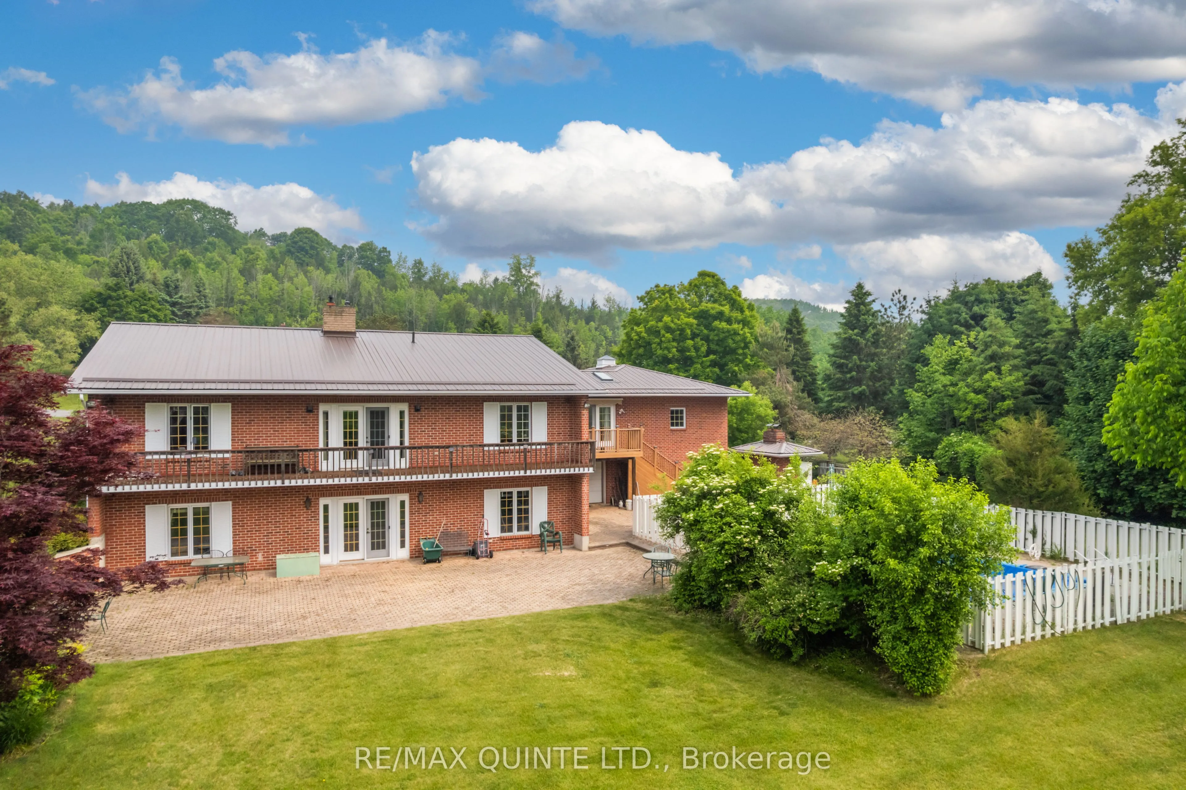 55 Oakridge Drive