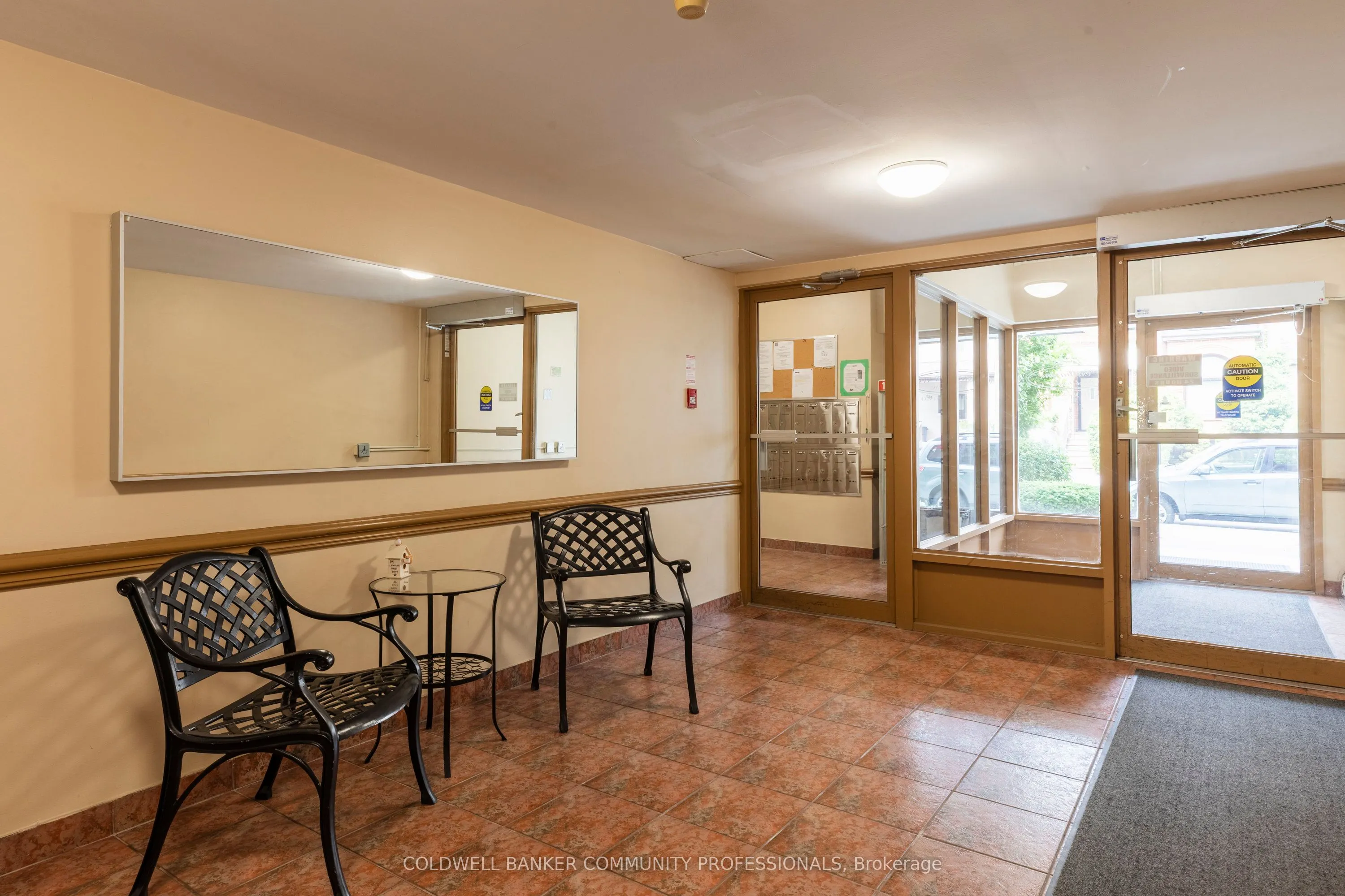 141 Catharine Street S, #902