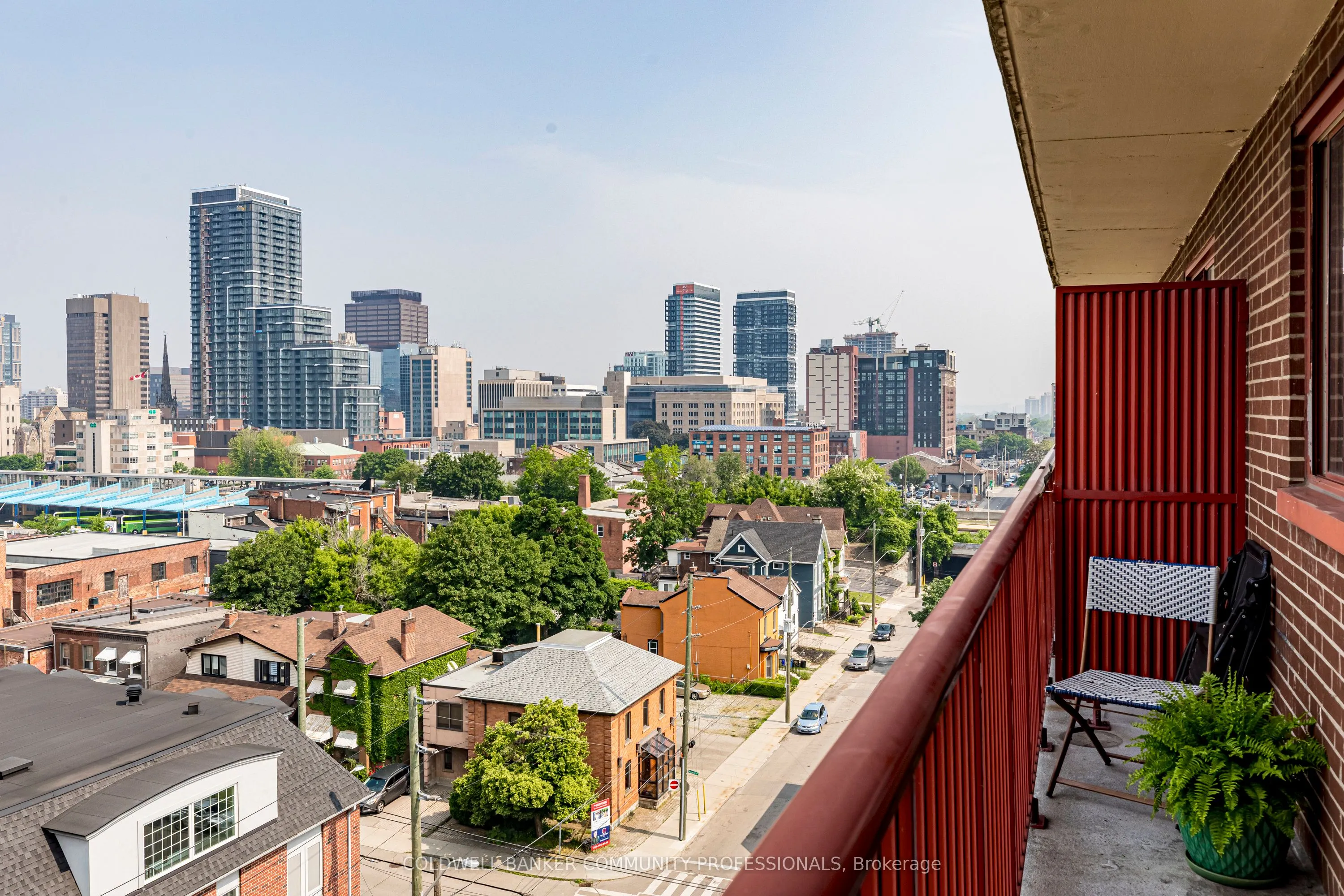 141 Catharine Street S, #902