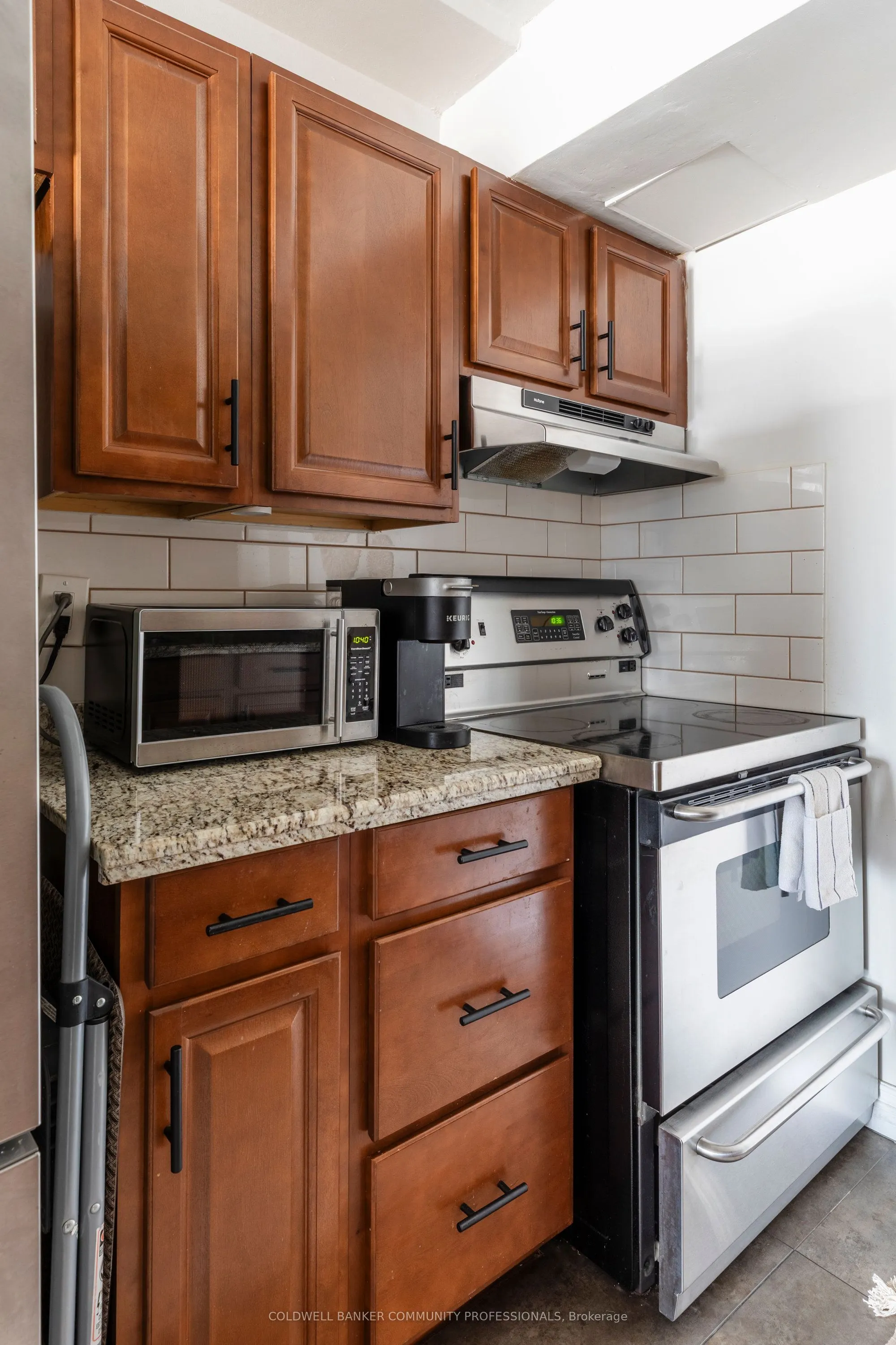141 Catharine Street S, #902