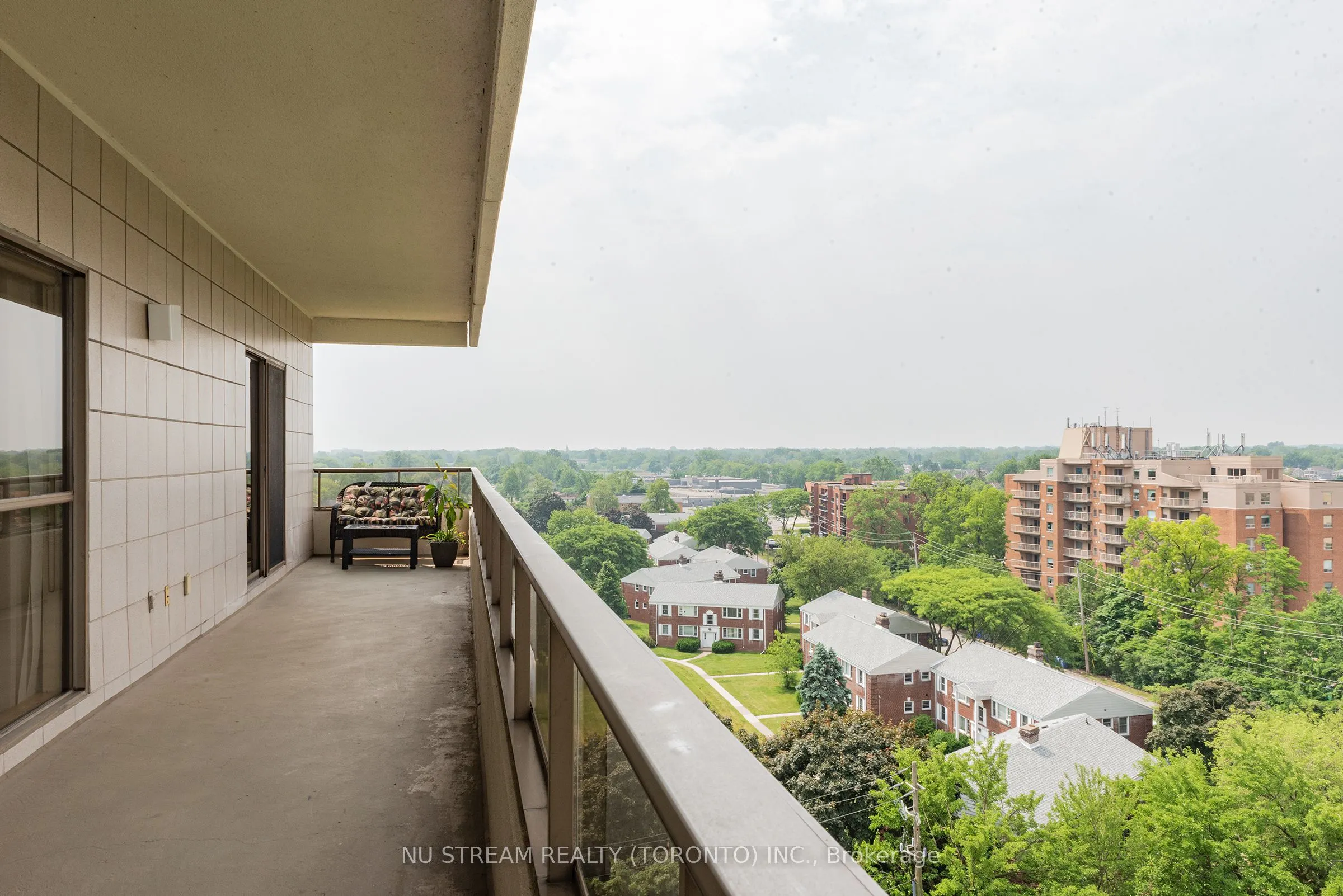 5151 Riverside Drive E, #905