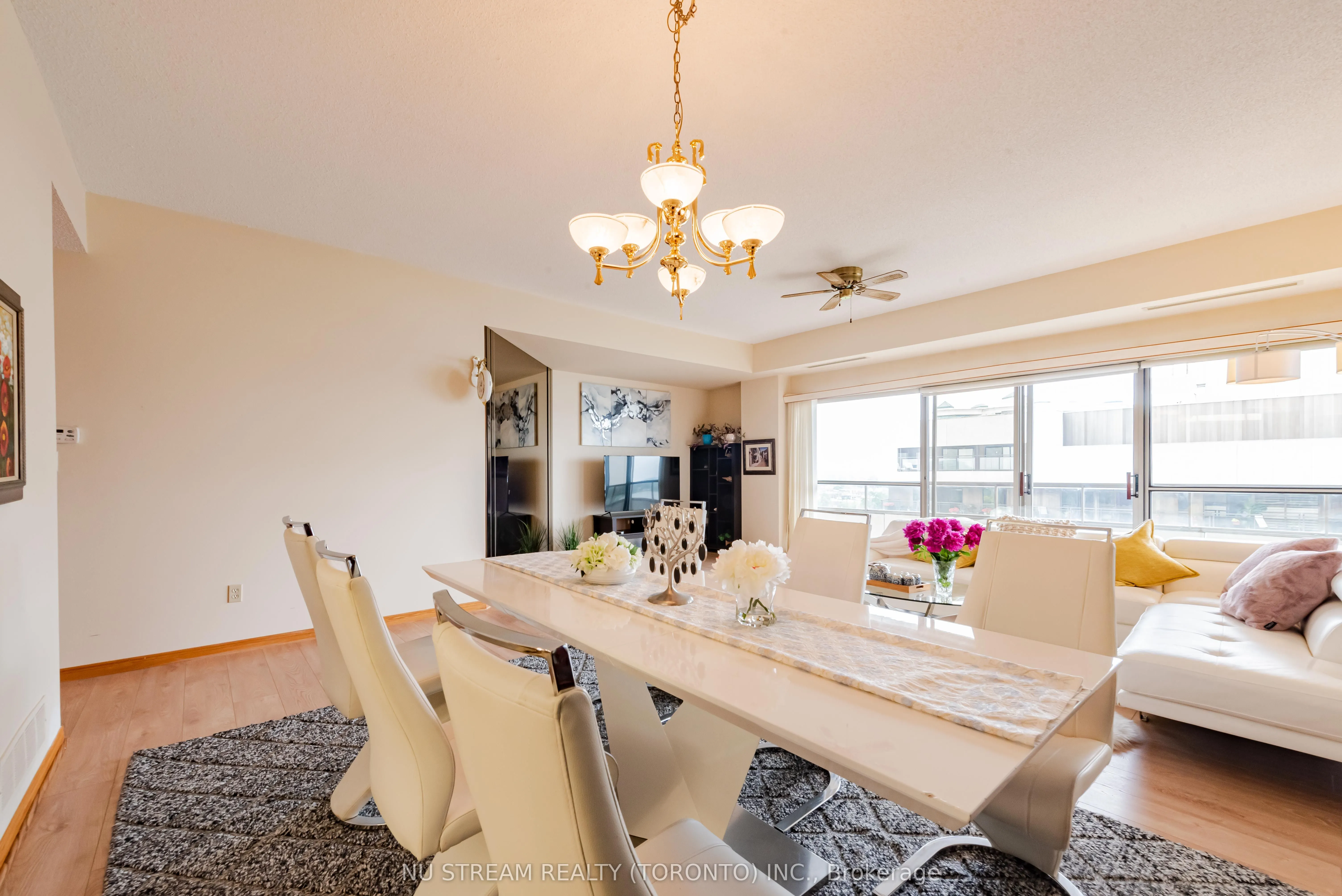 5151 Riverside Drive E, #905