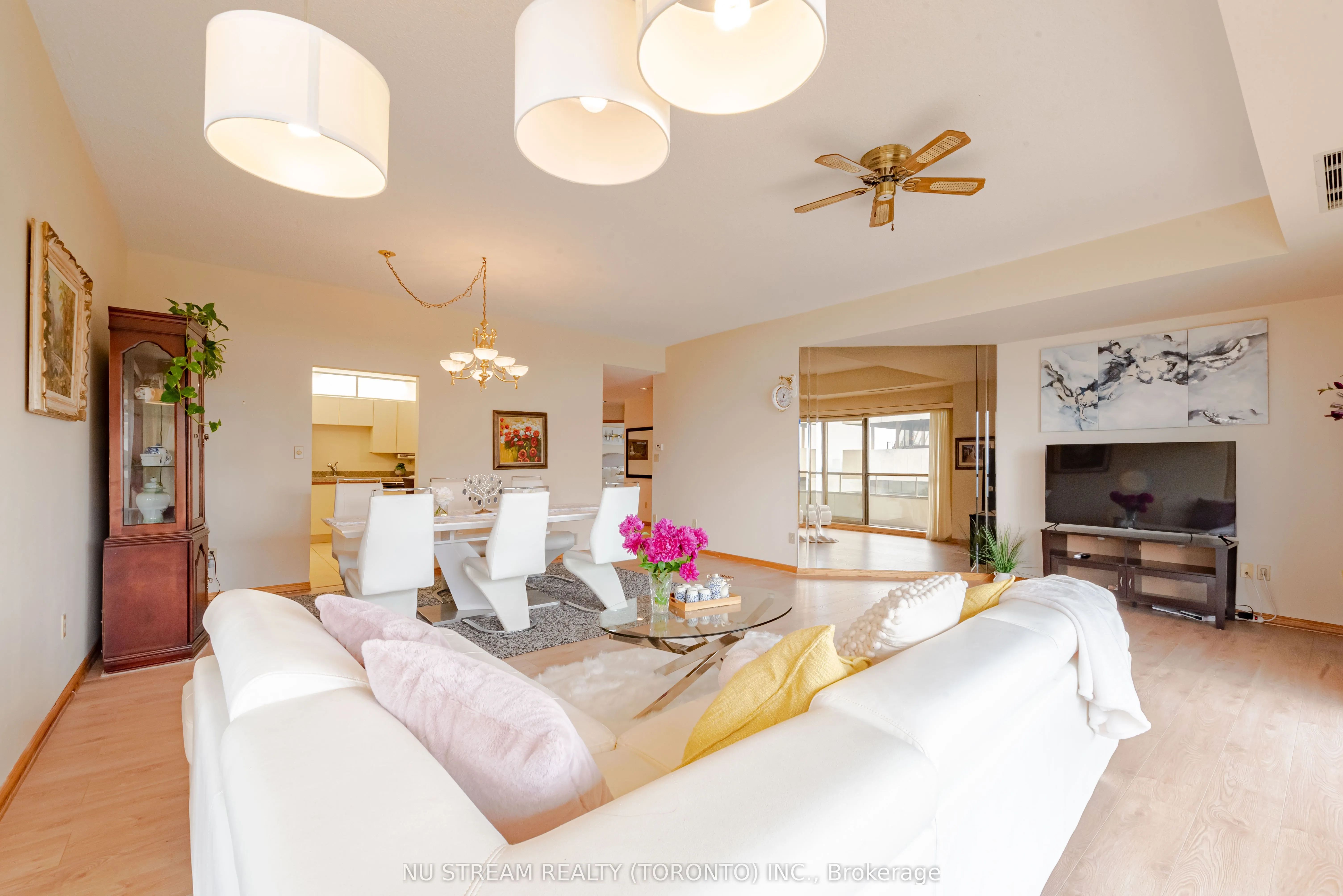 5151 Riverside Drive E, #905
