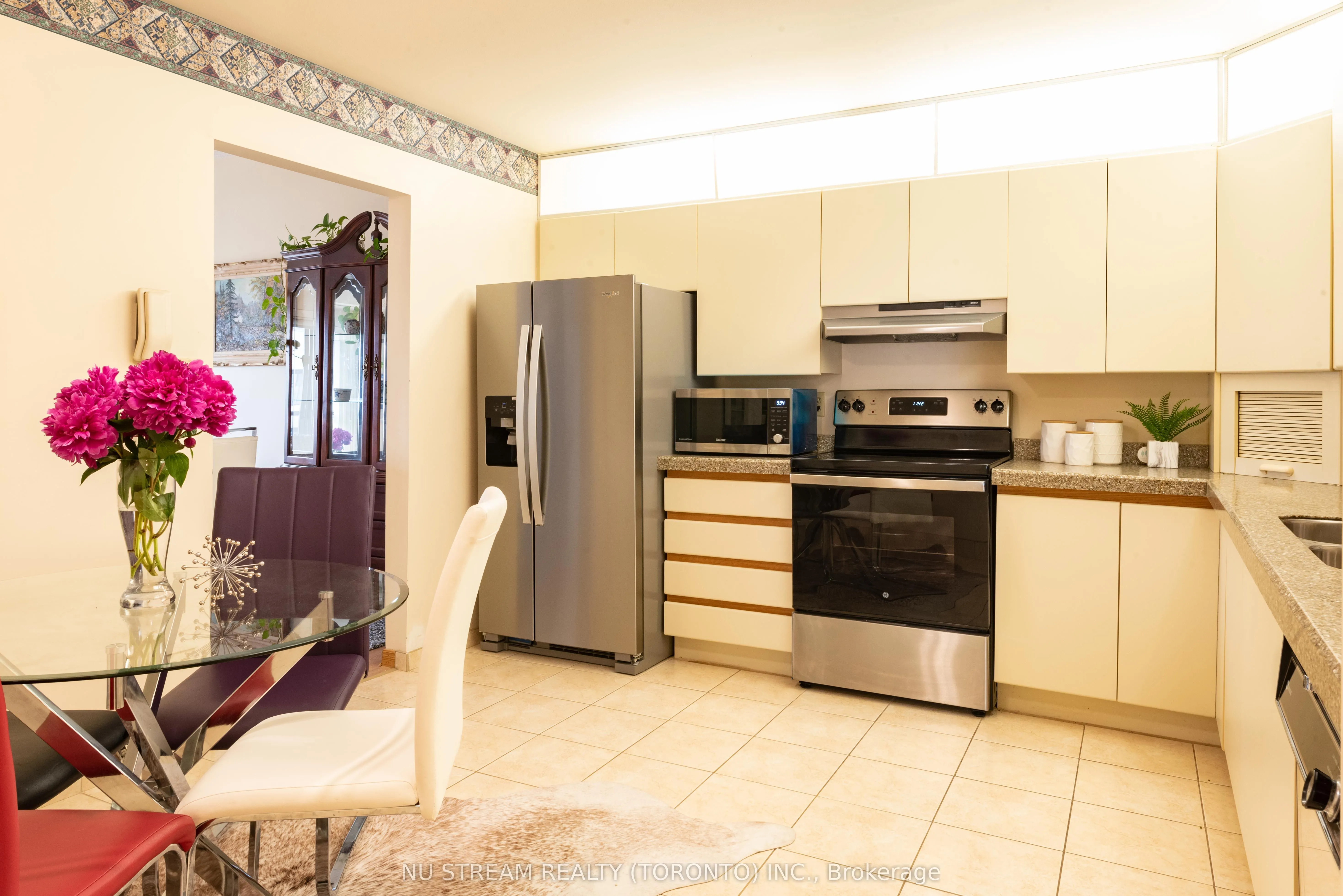 5151 Riverside Drive E, #905