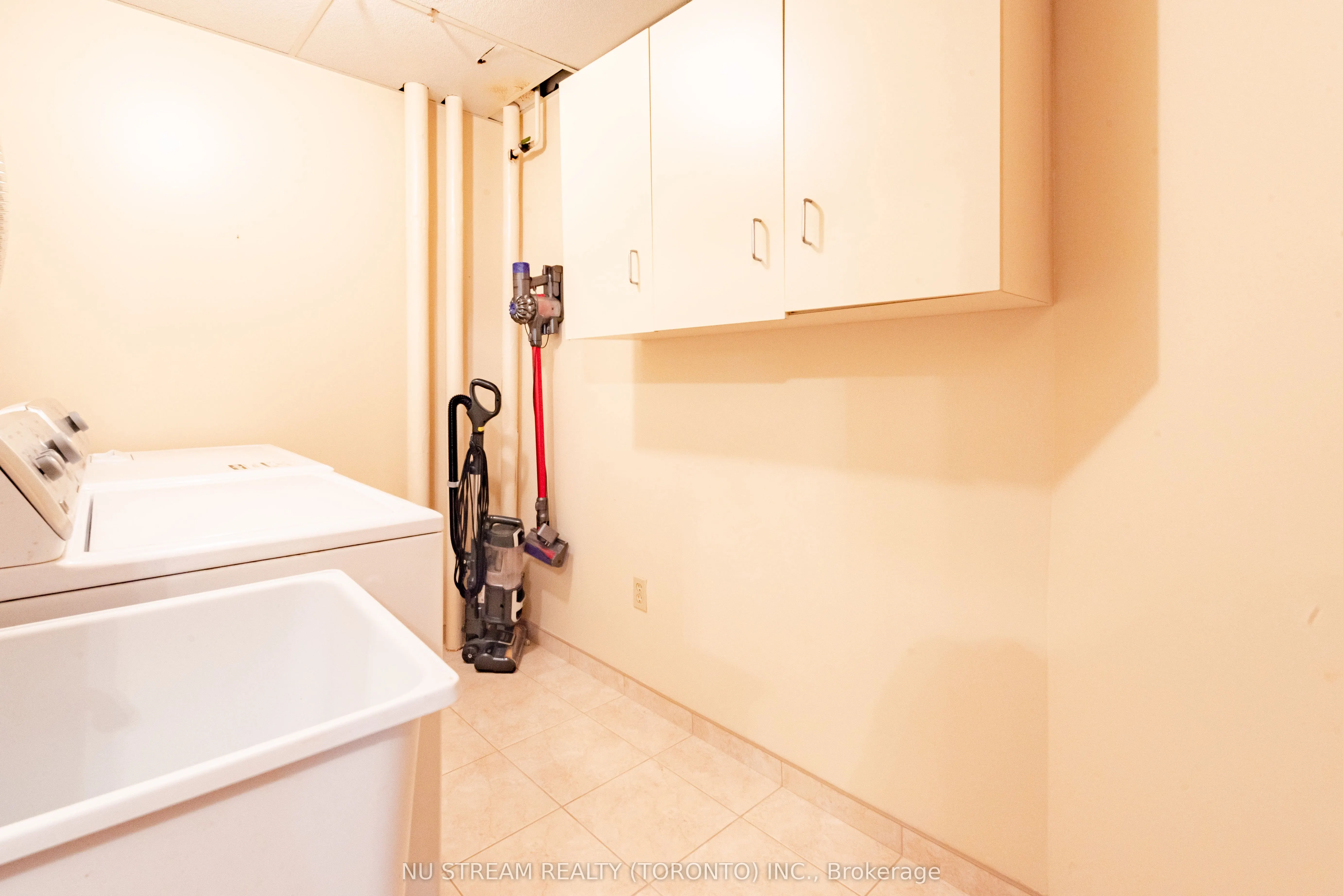 5151 Riverside Drive E, #905