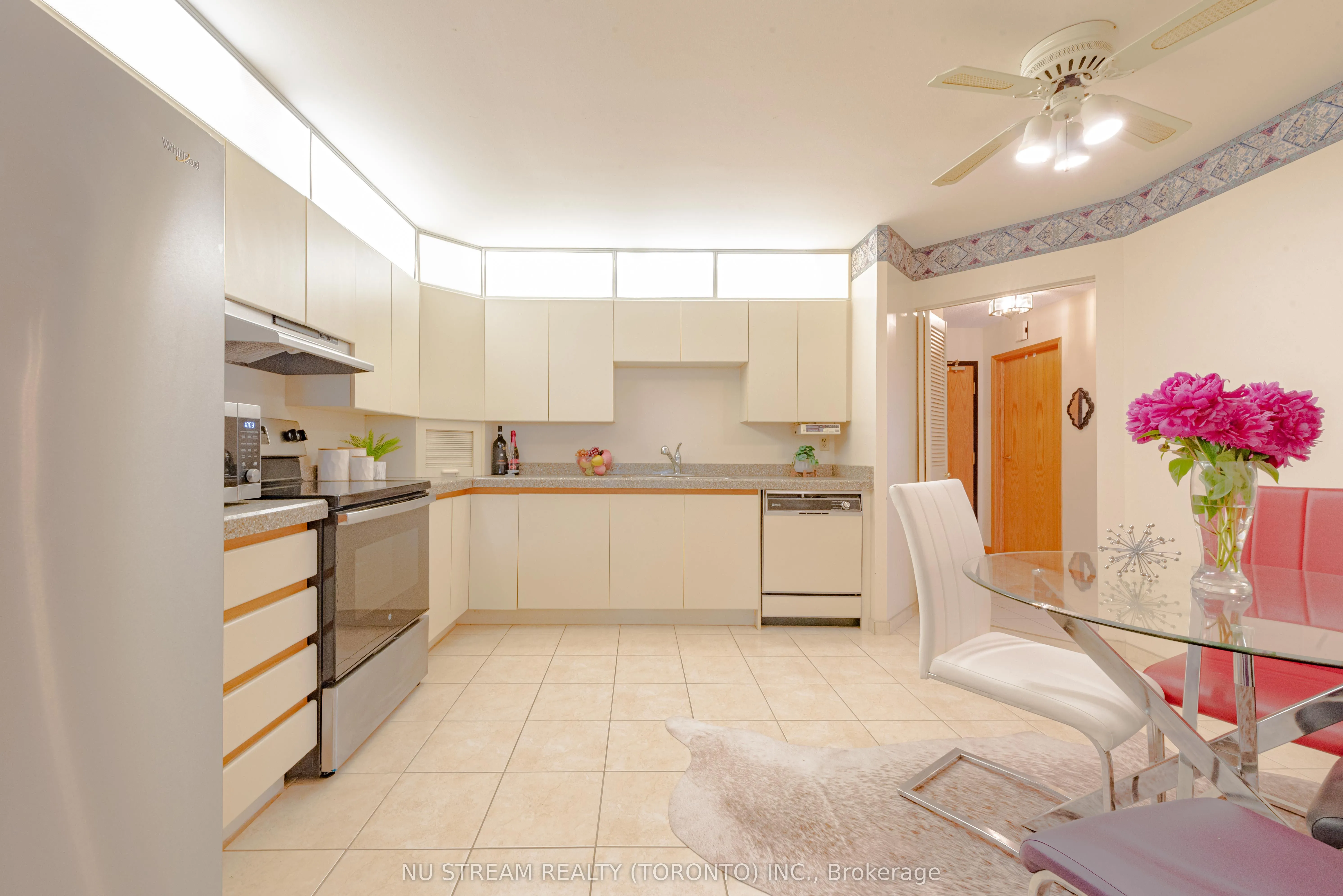 5151 Riverside Drive E, #905