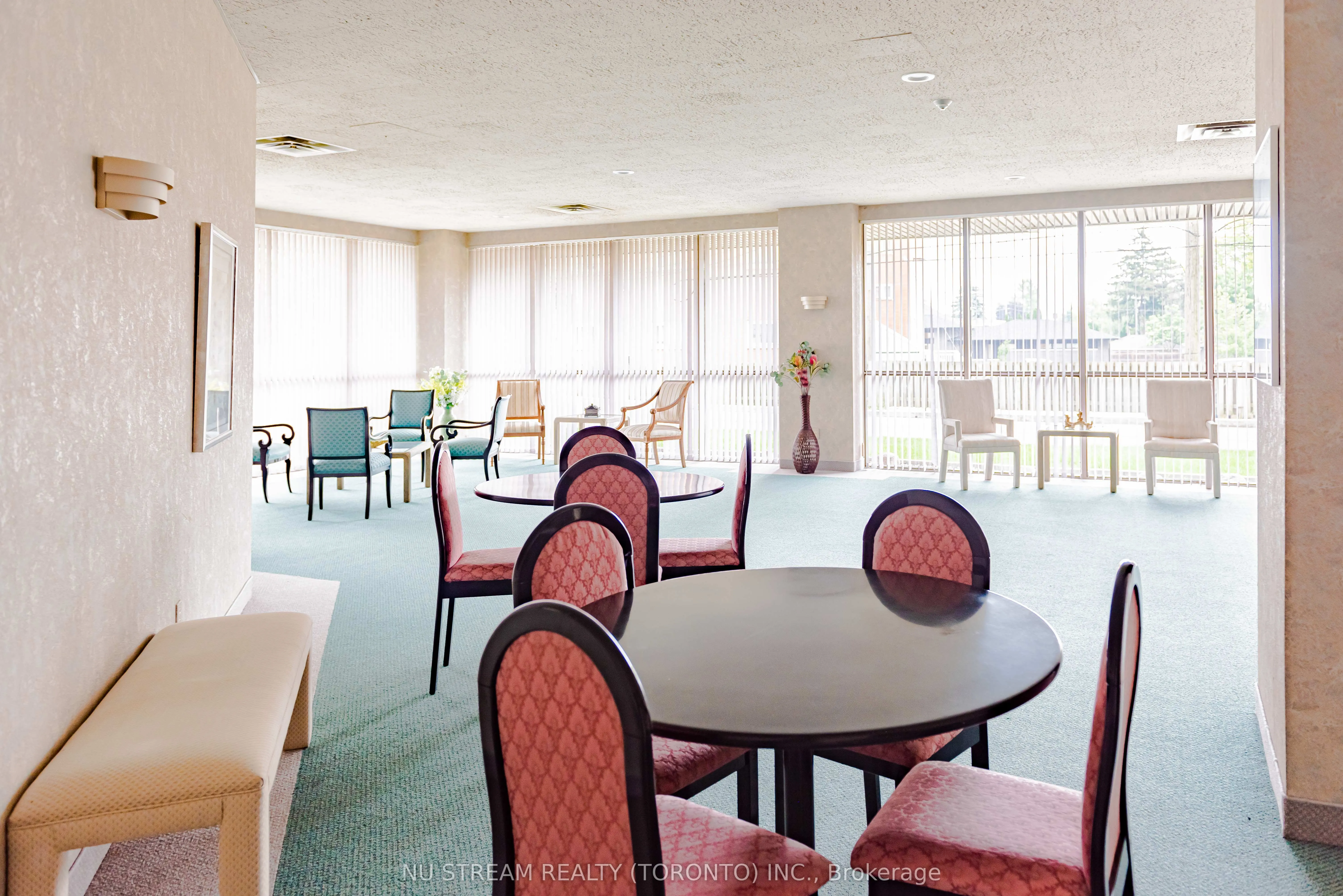 5151 Riverside Drive E, #905