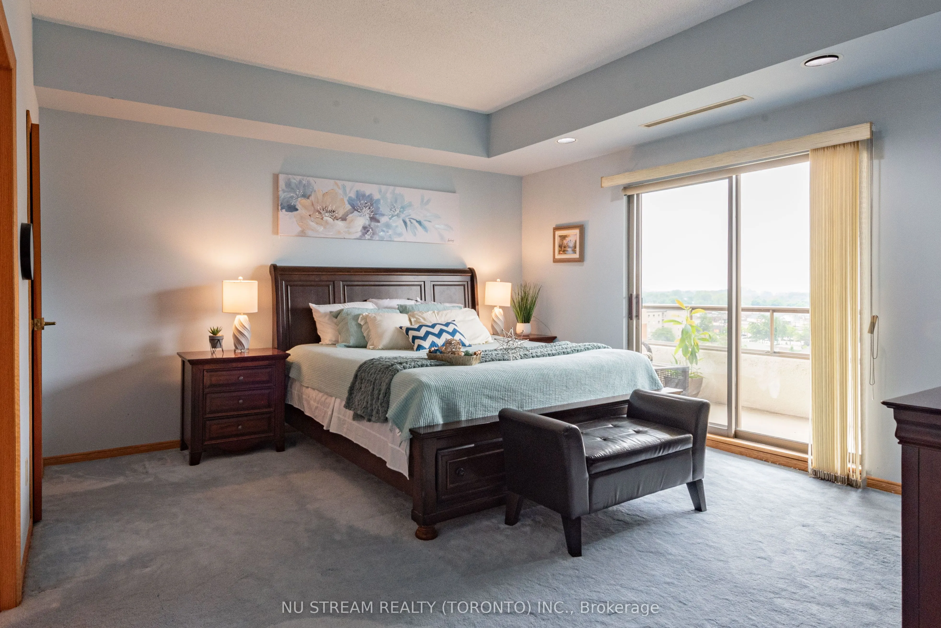 5151 Riverside Drive E, #905