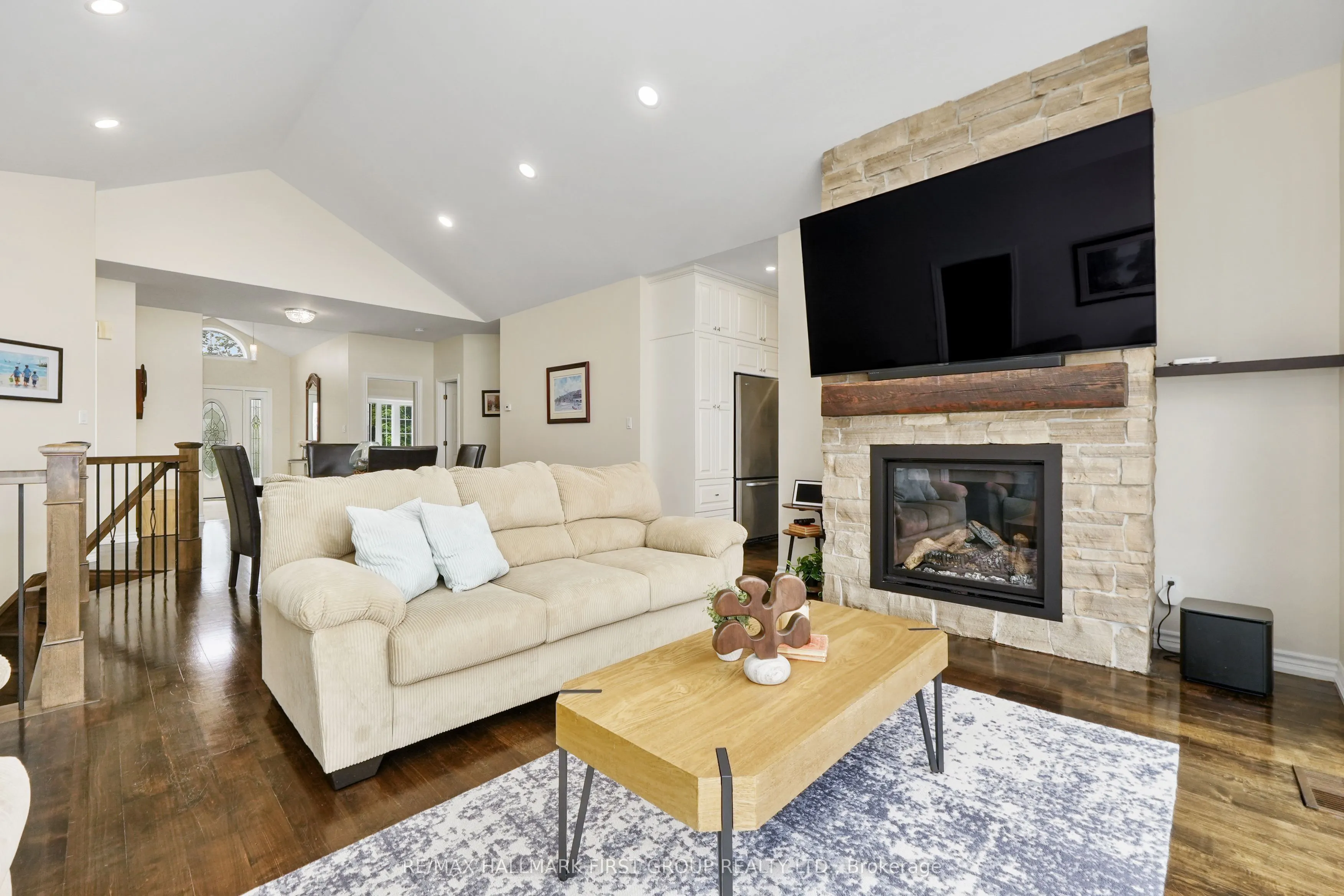 5 Edgewater Drive