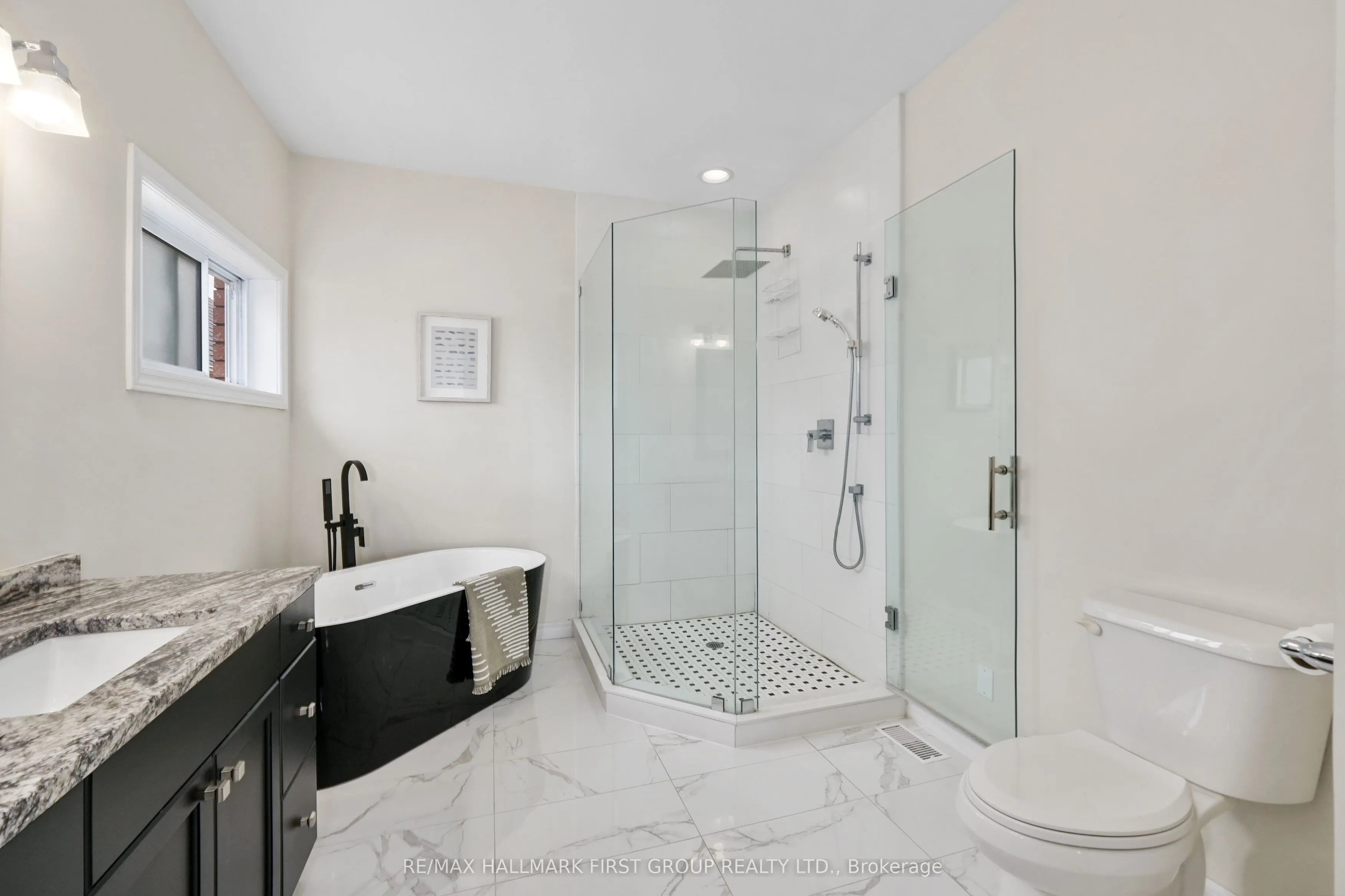 5 Edgewater Drive