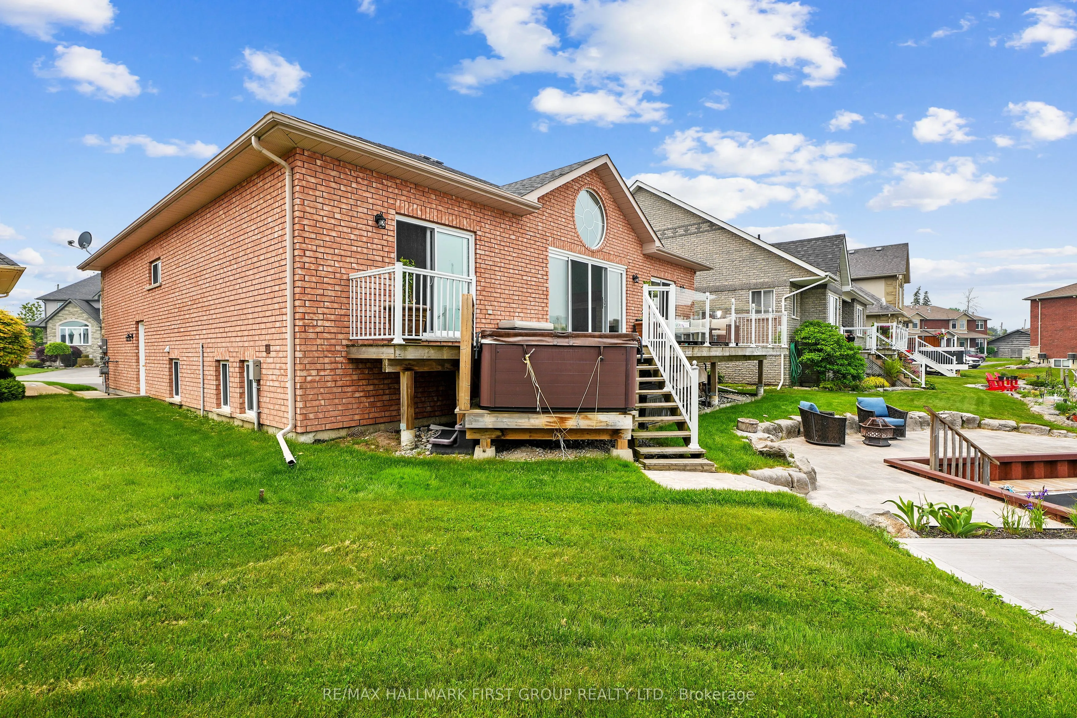 5 Edgewater Drive