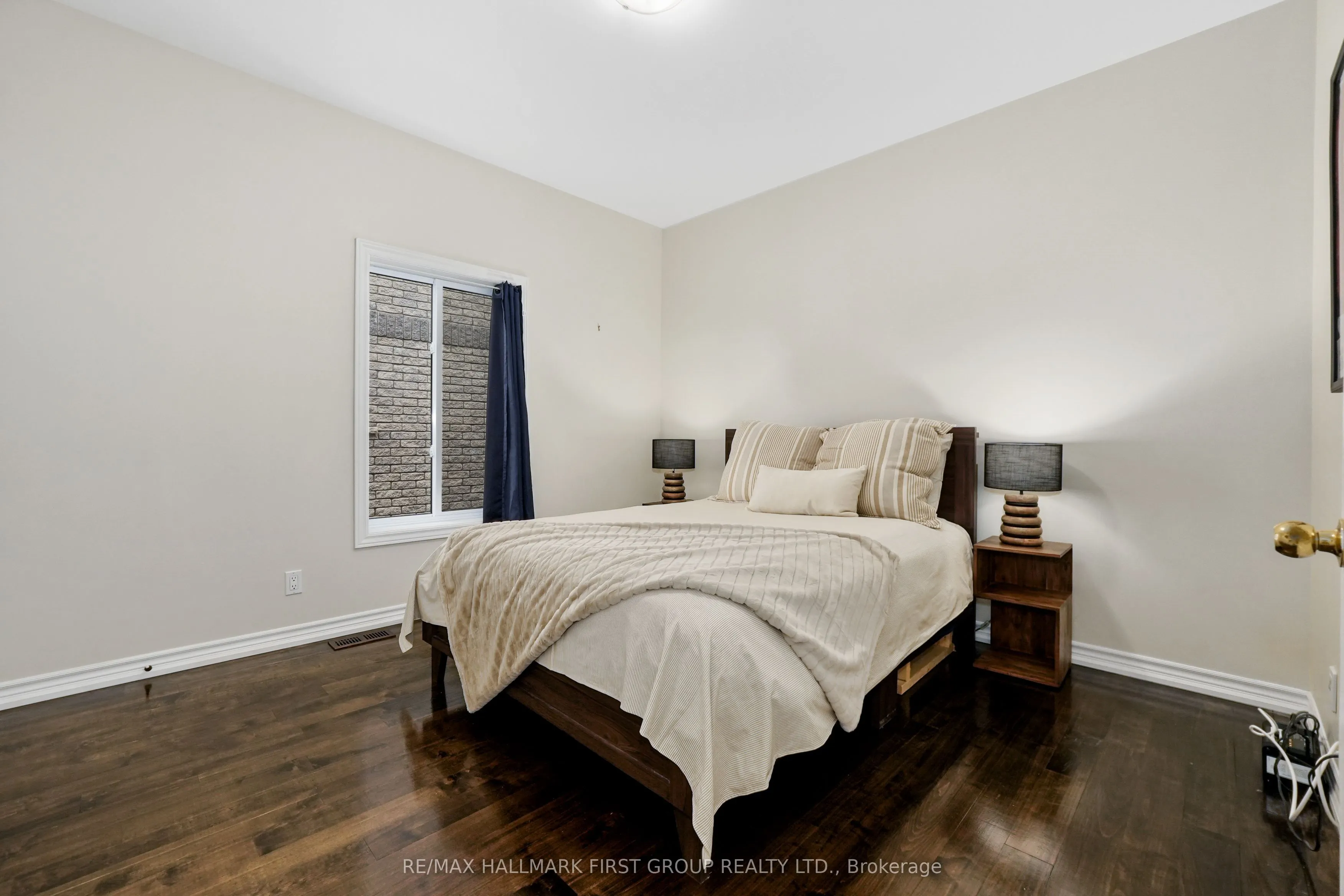5 Edgewater Drive