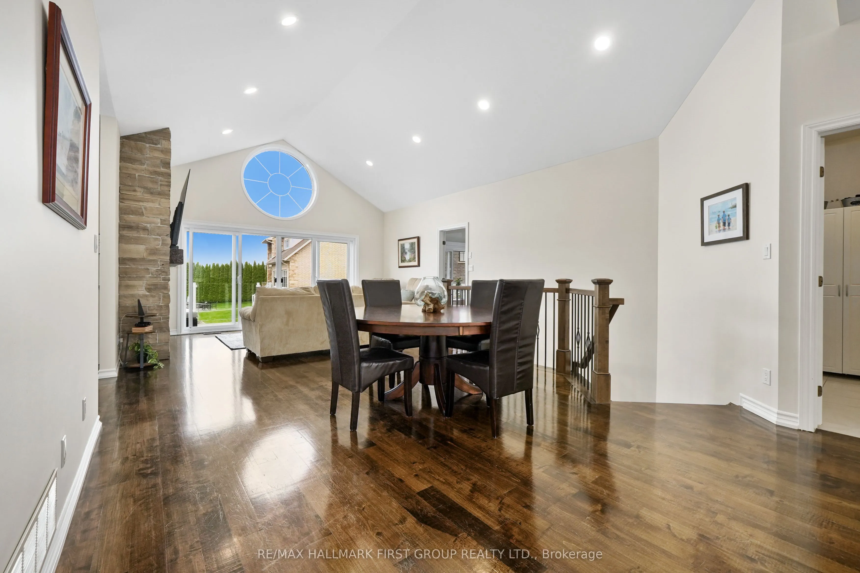 5 Edgewater Drive