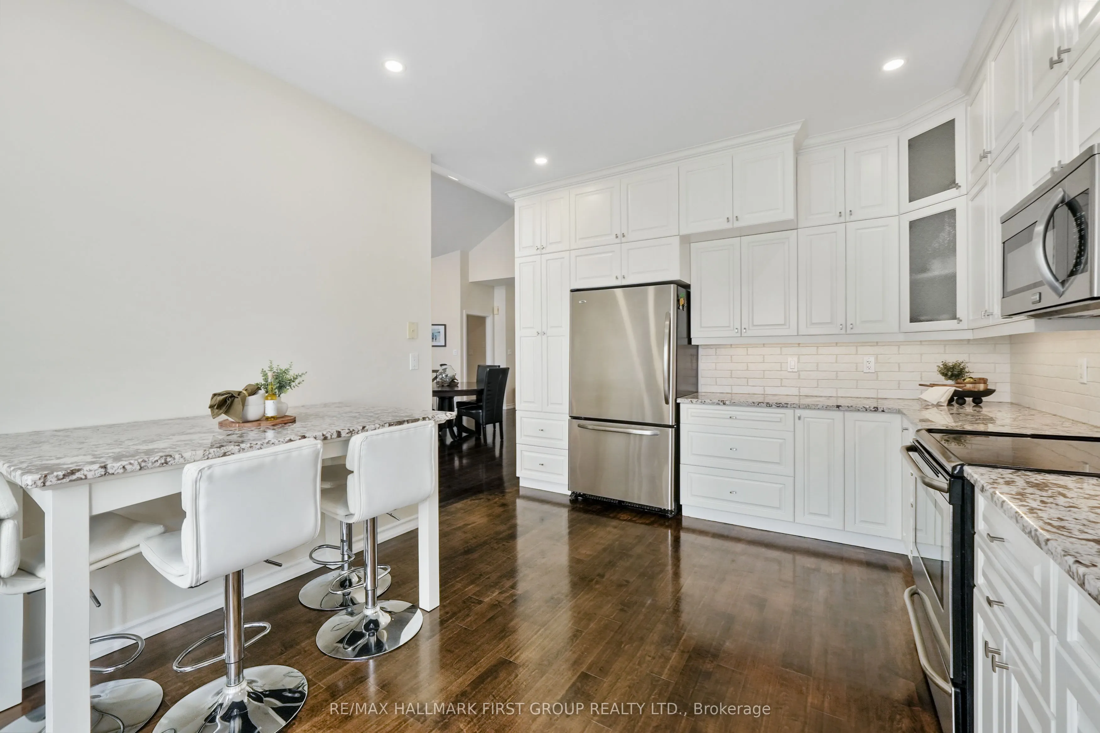 5 Edgewater Drive