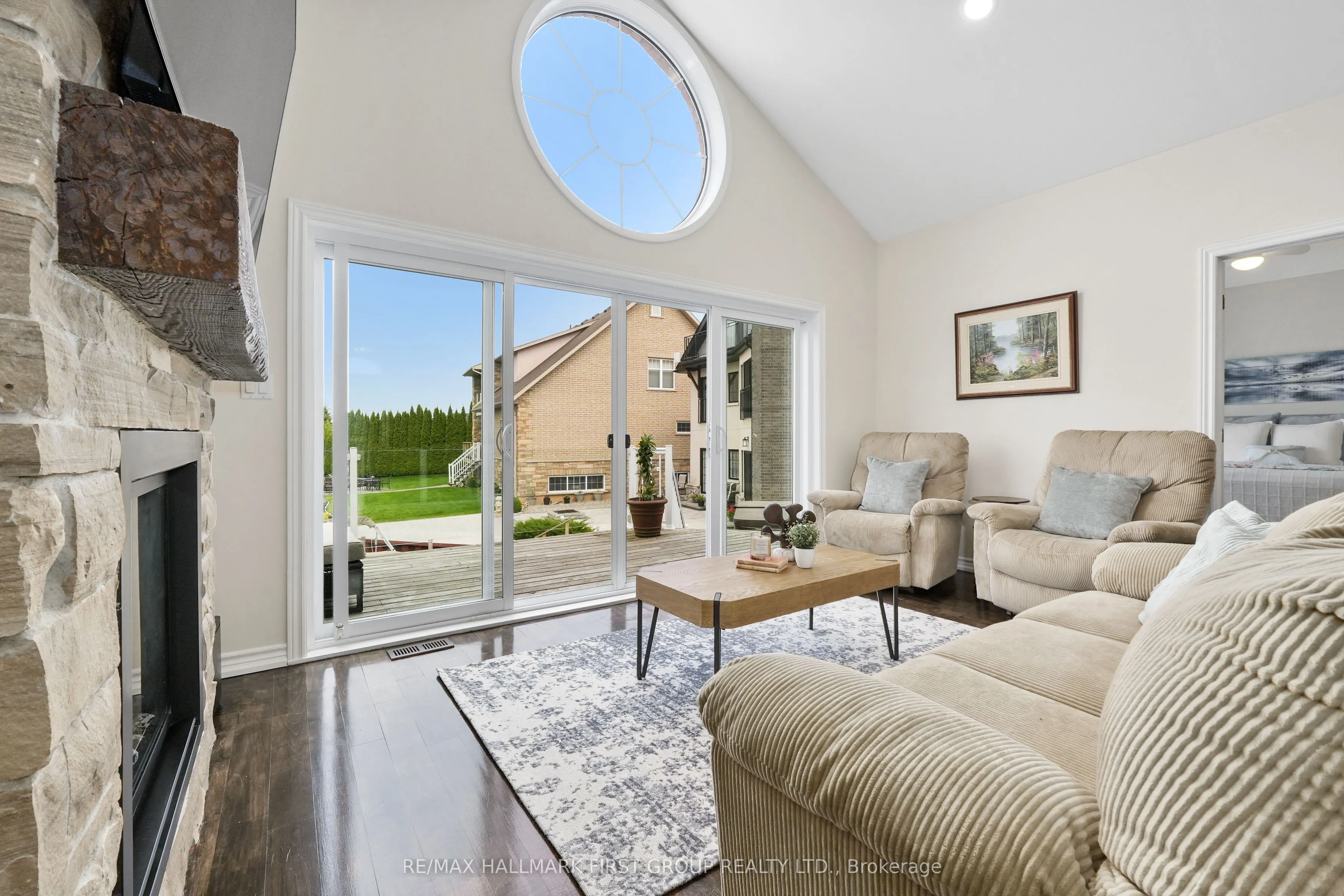 5 Edgewater Drive