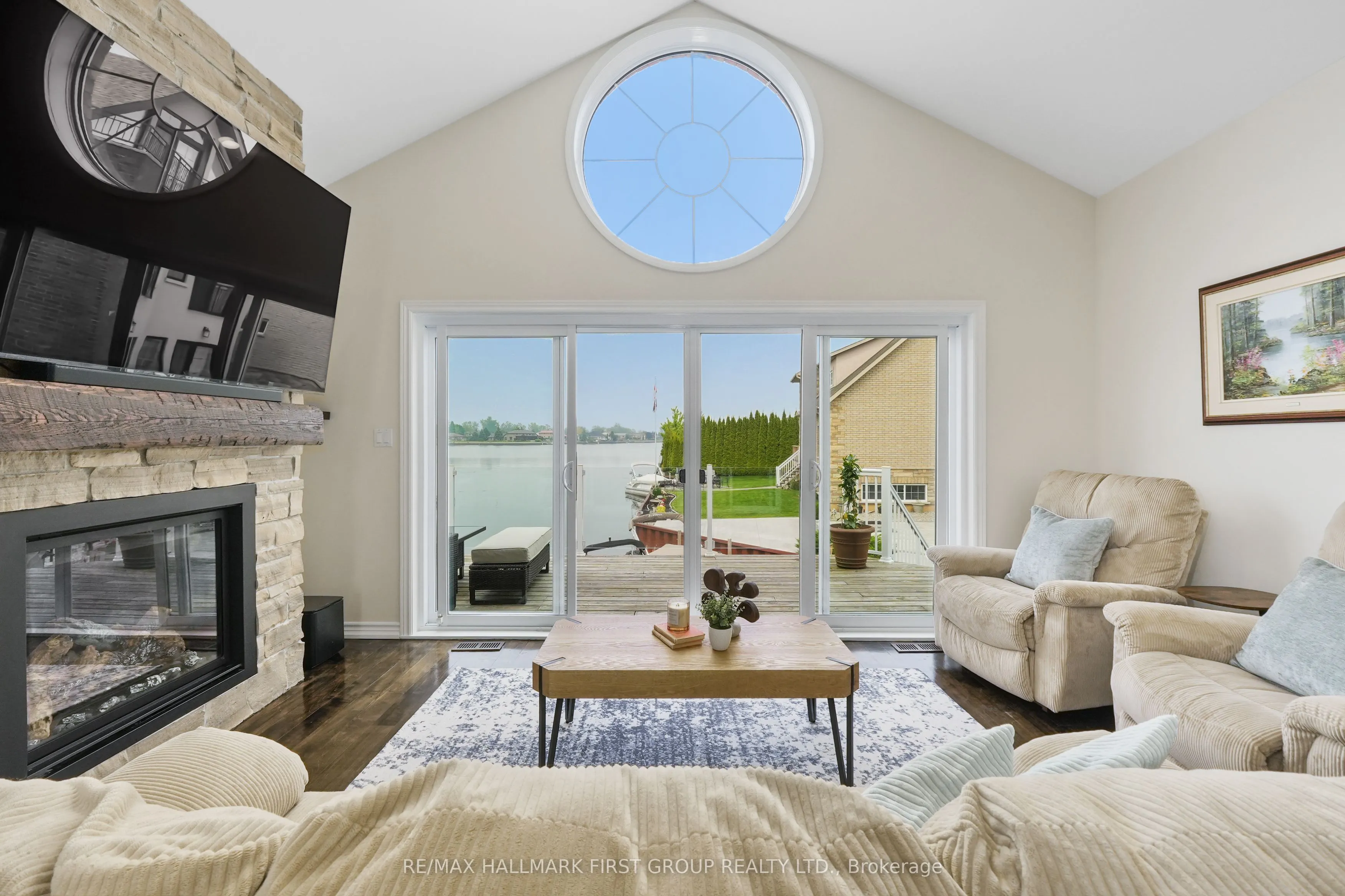 5 Edgewater Drive