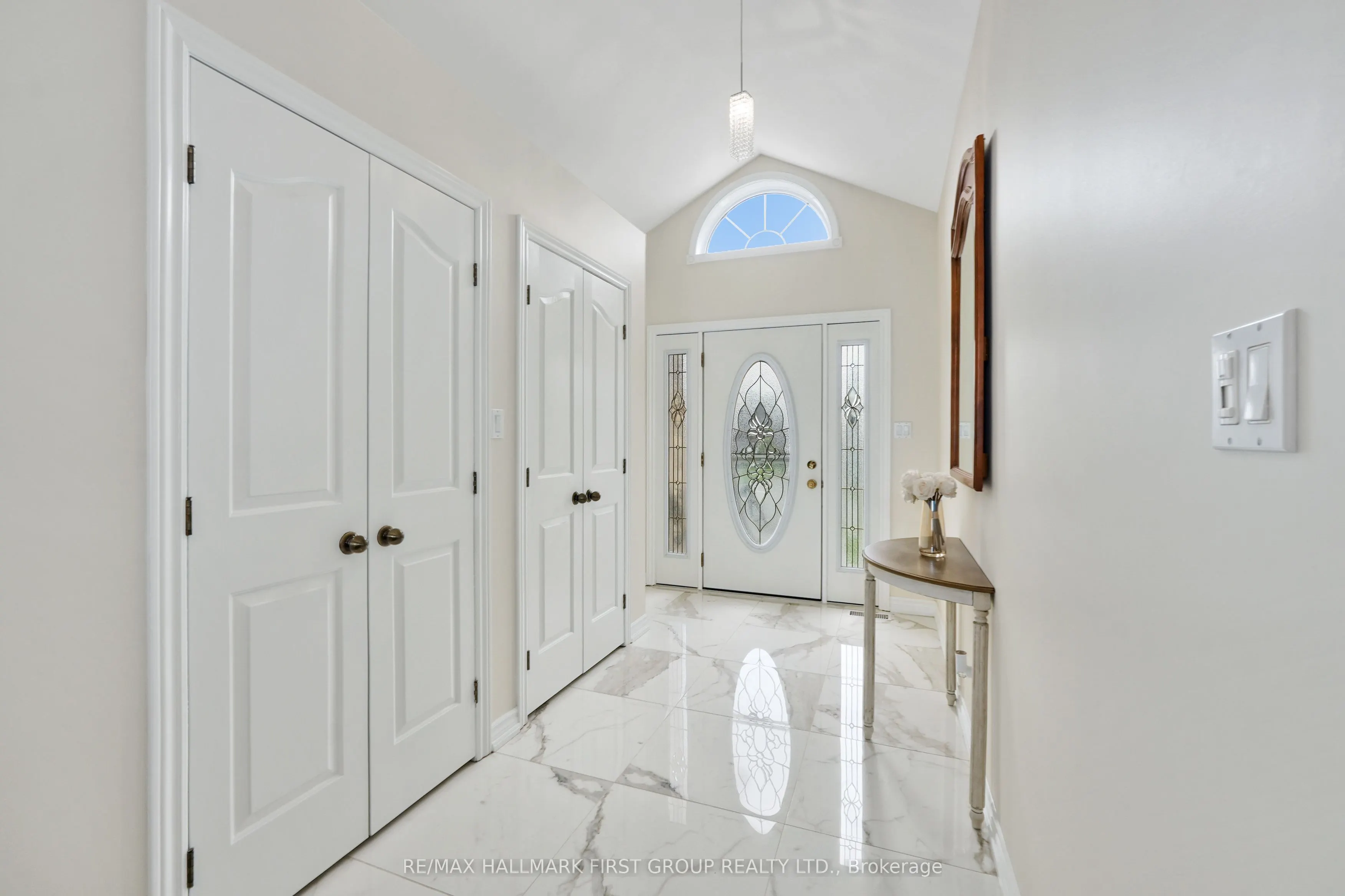 5 Edgewater Drive