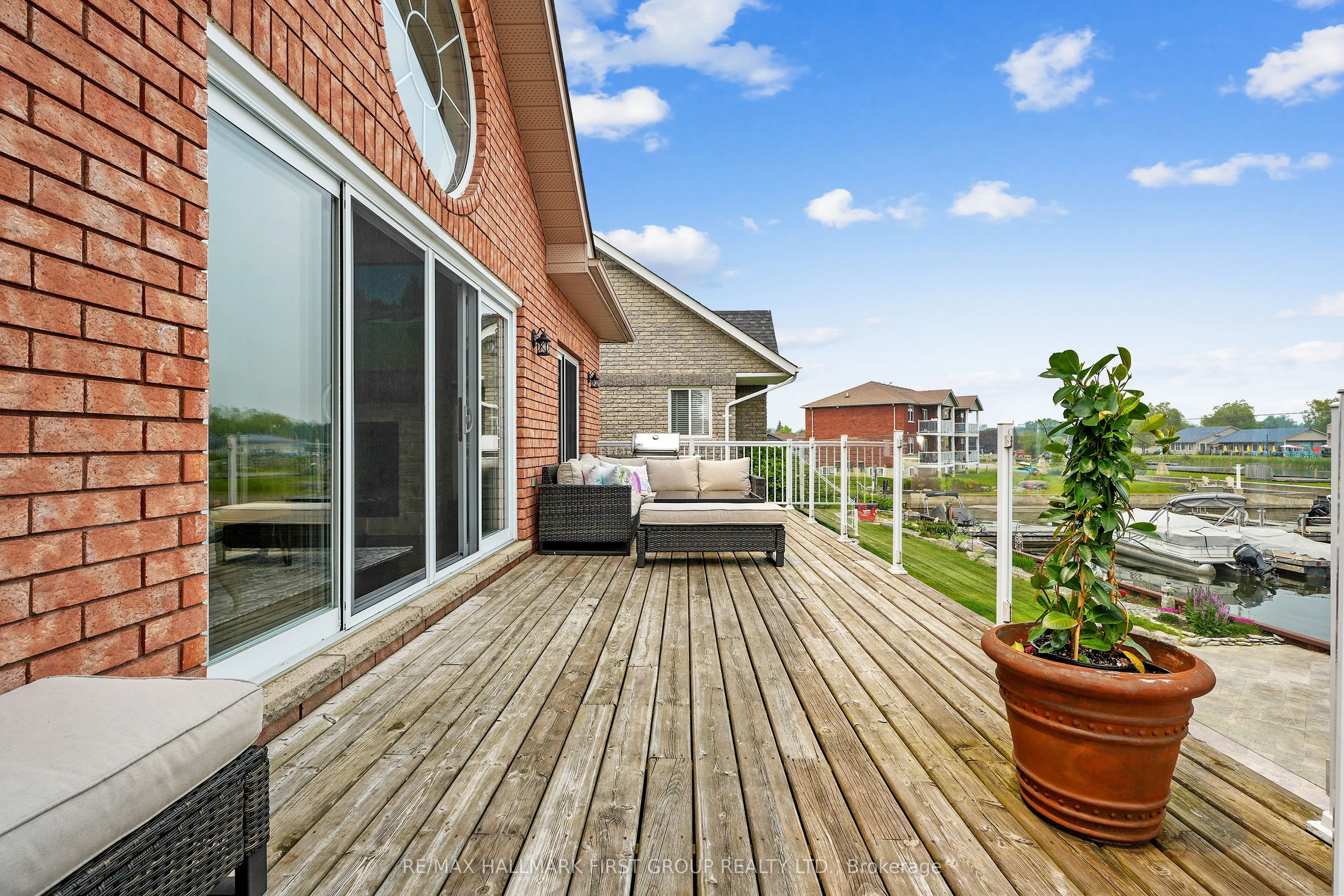 5 Edgewater Drive