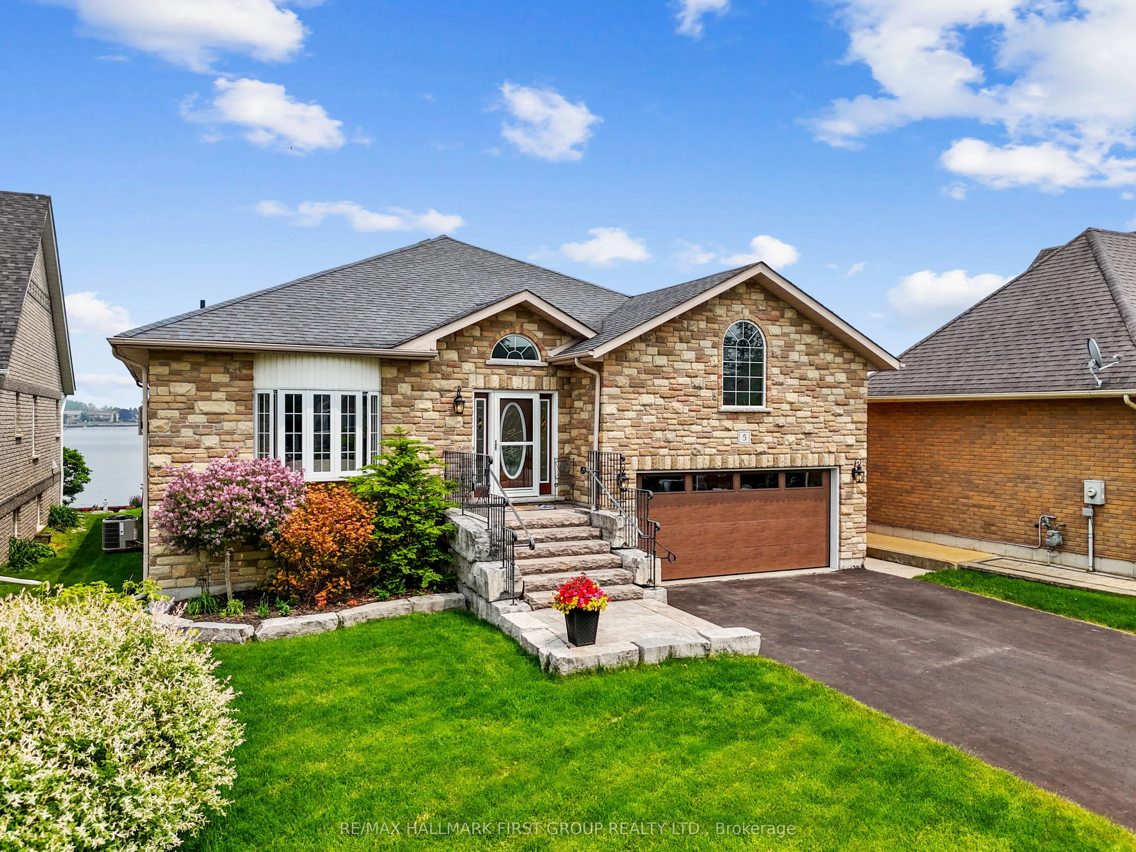 5 Edgewater Drive