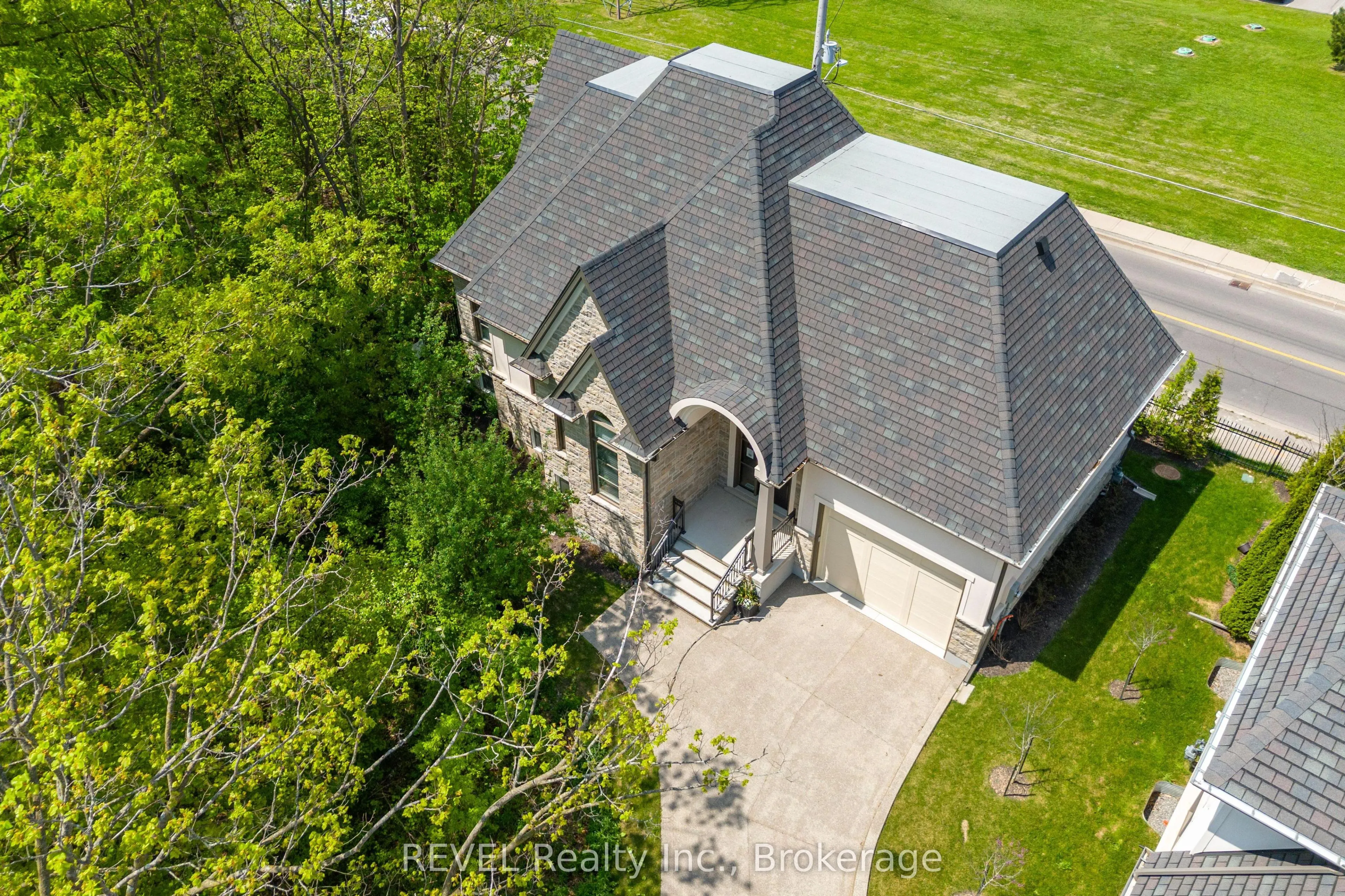 27 Arbourvale Common, #1