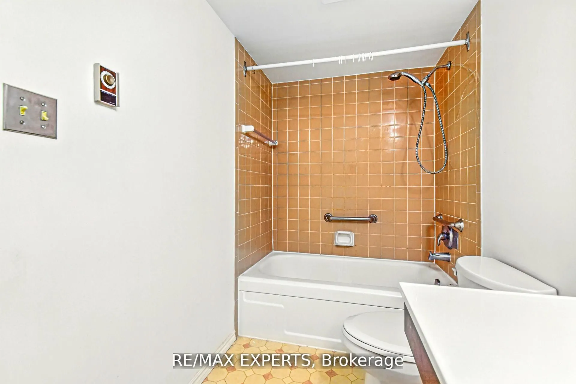 8591 Riverside Drive E, #410