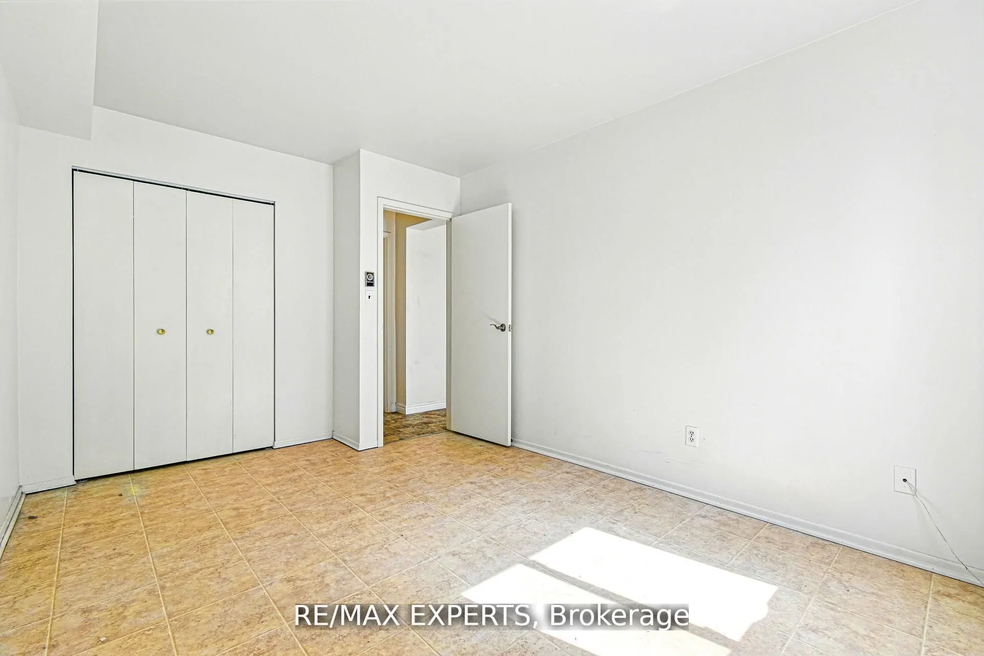 8591 Riverside Drive E, #410
