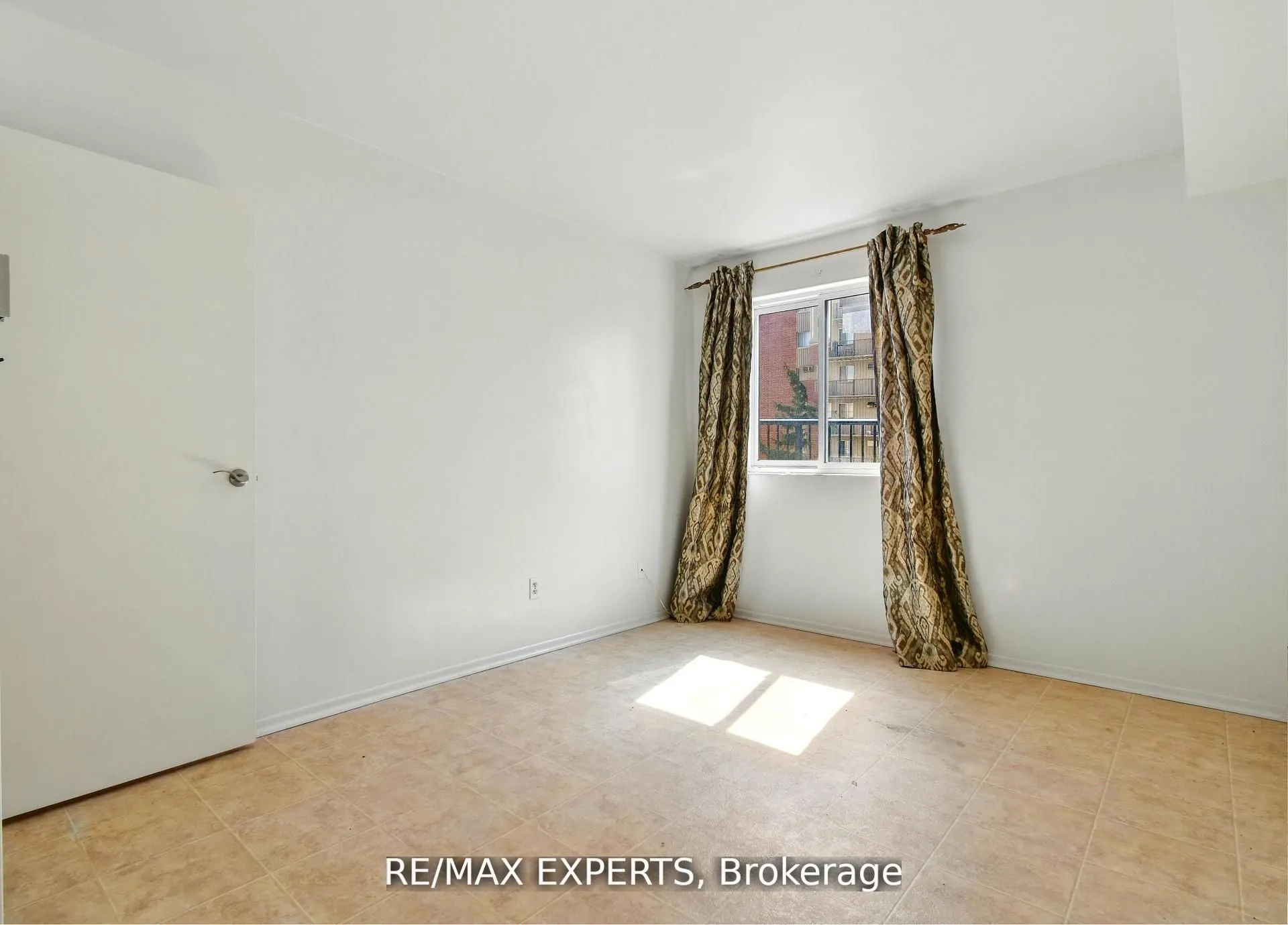 8591 Riverside Drive E, #410