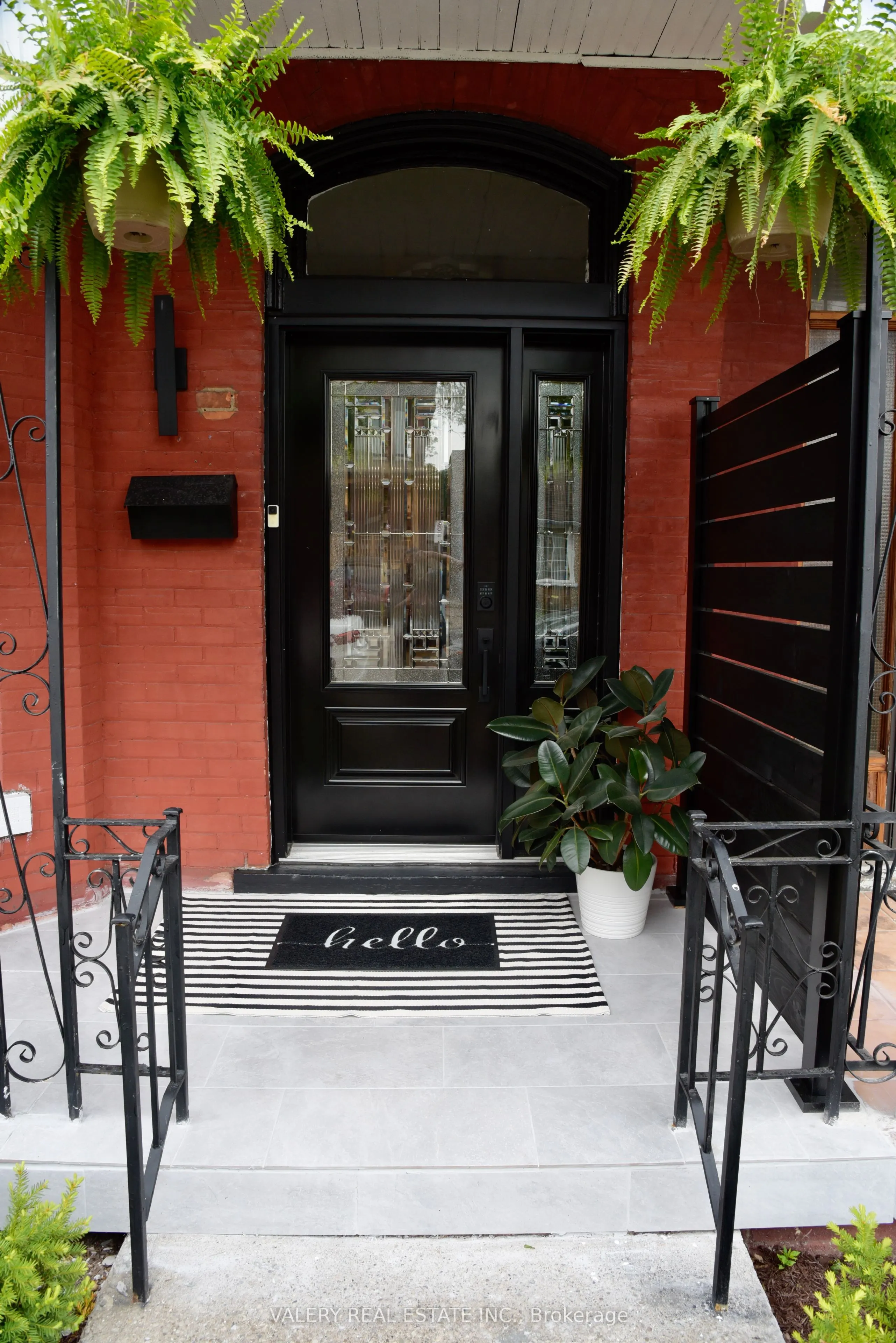 81 Murray Street E