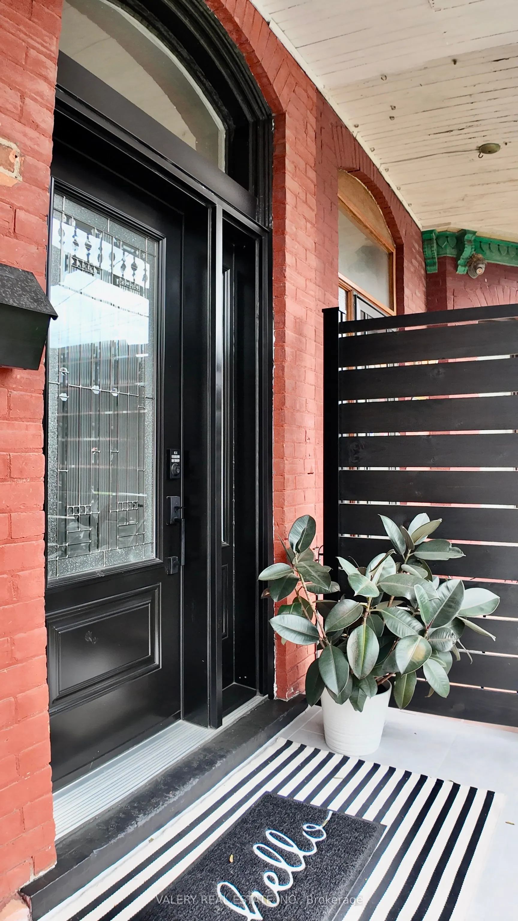 81 Murray Street E