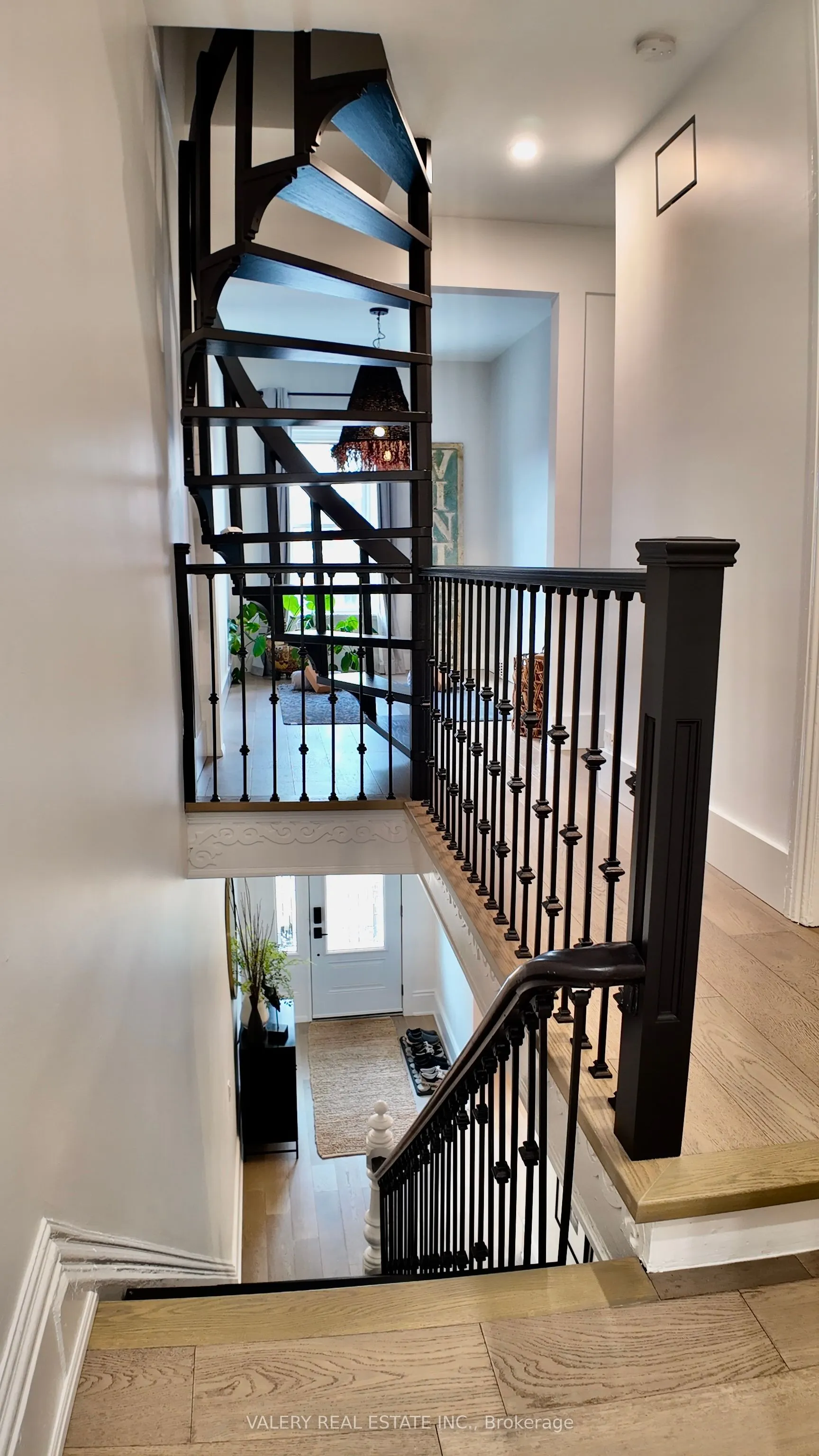 81 Murray Street E
