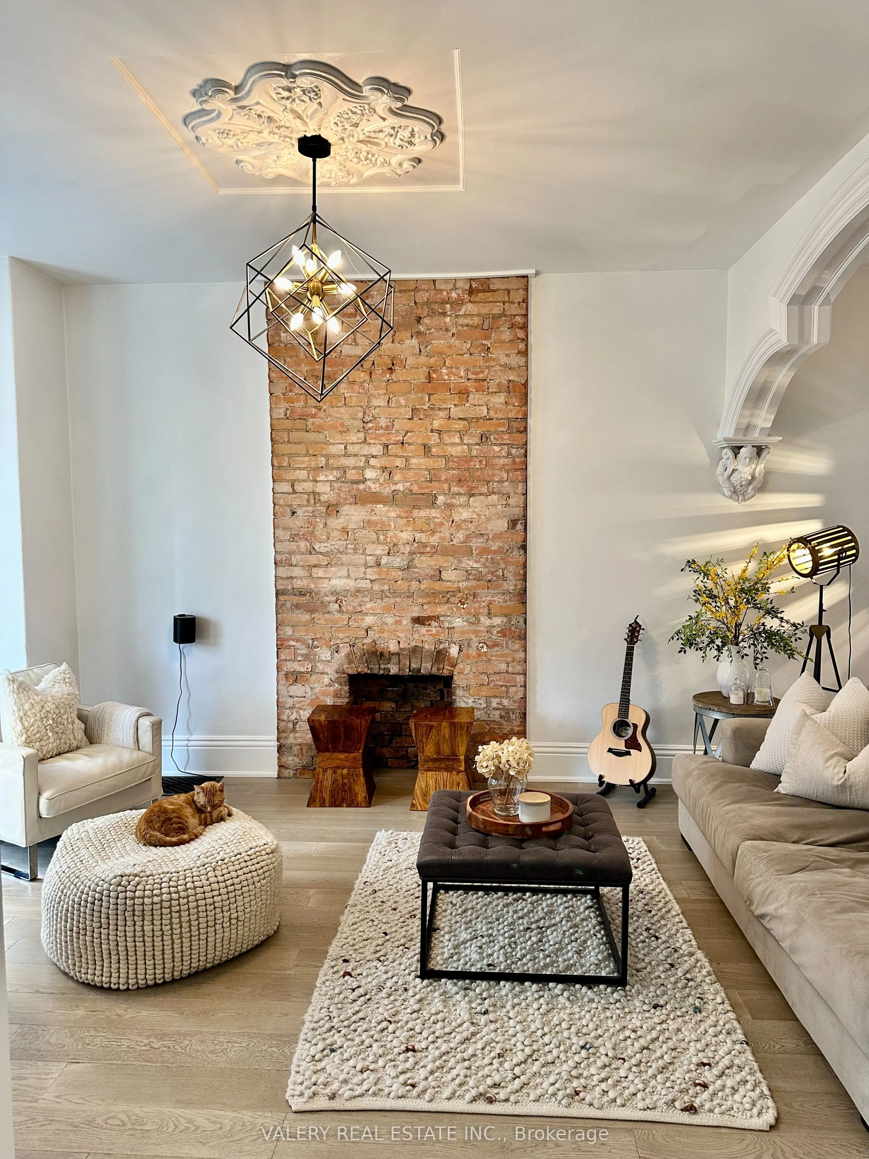 81 Murray Street E