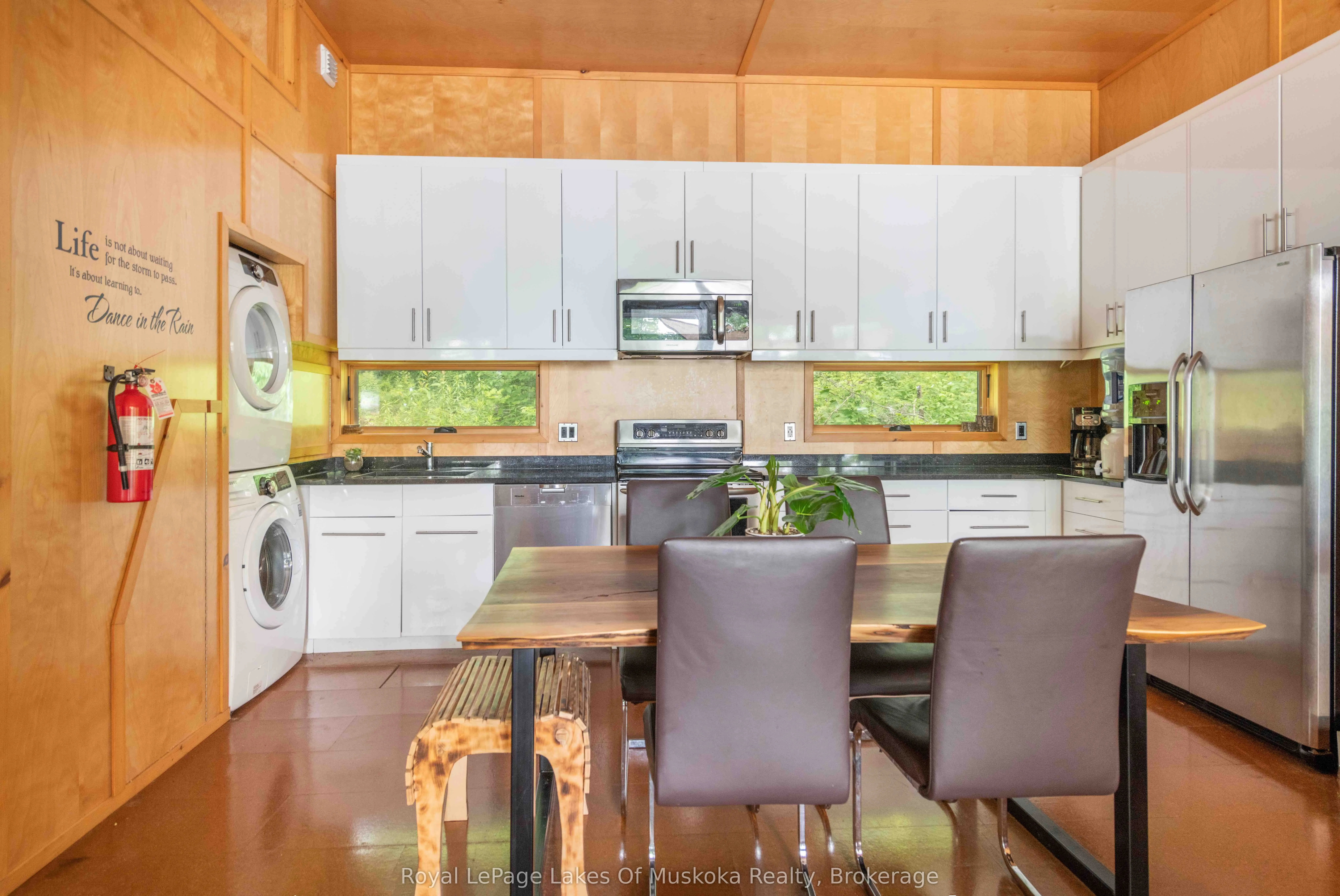 484 Big Island S