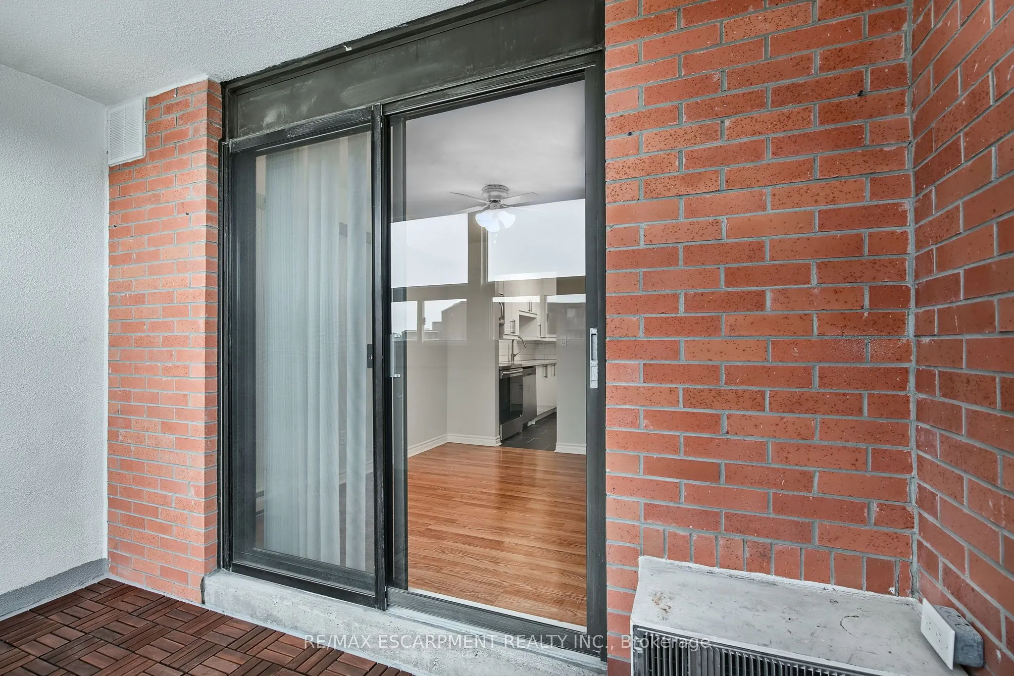 23 Main Street, #501