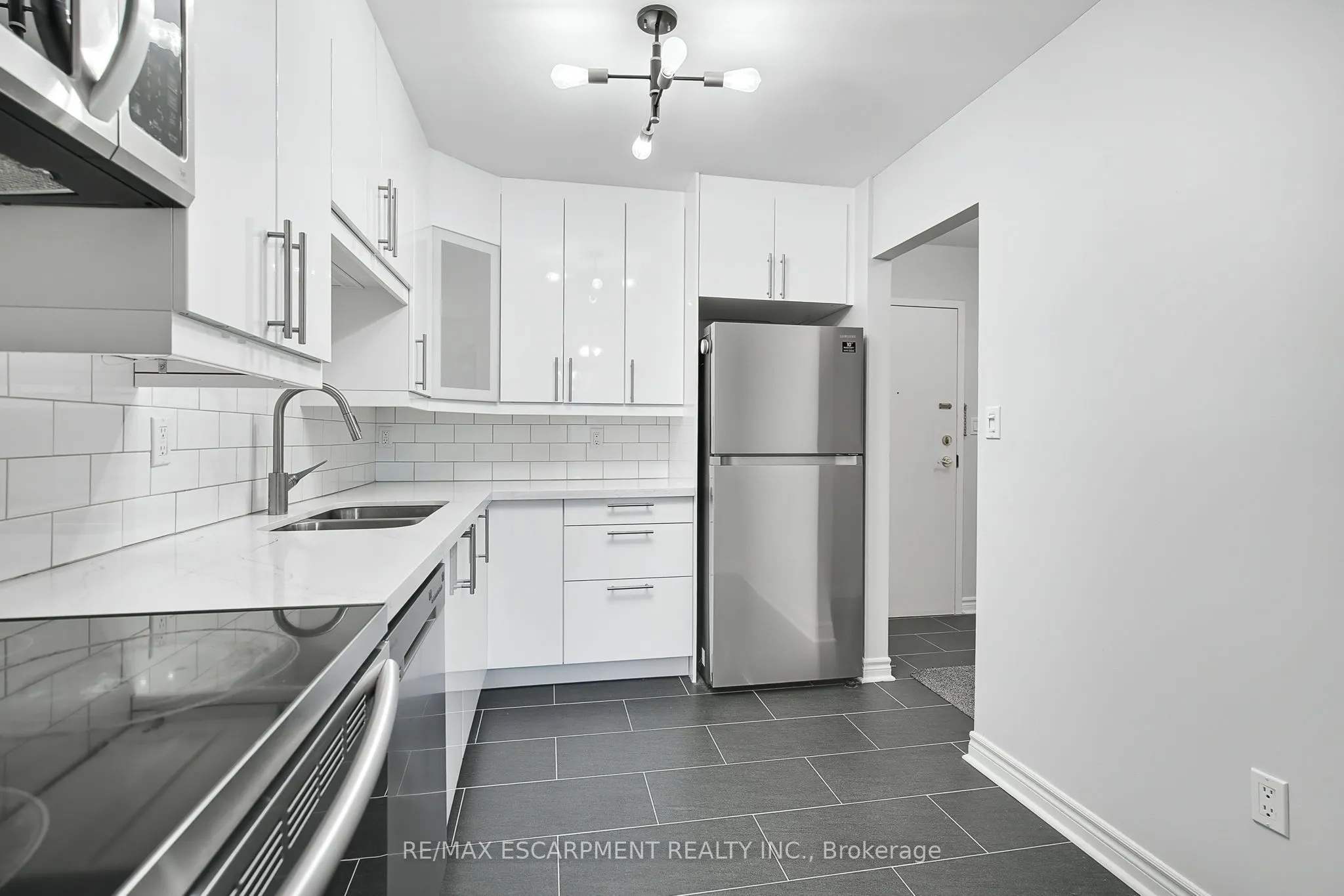 23 Main Street, #501