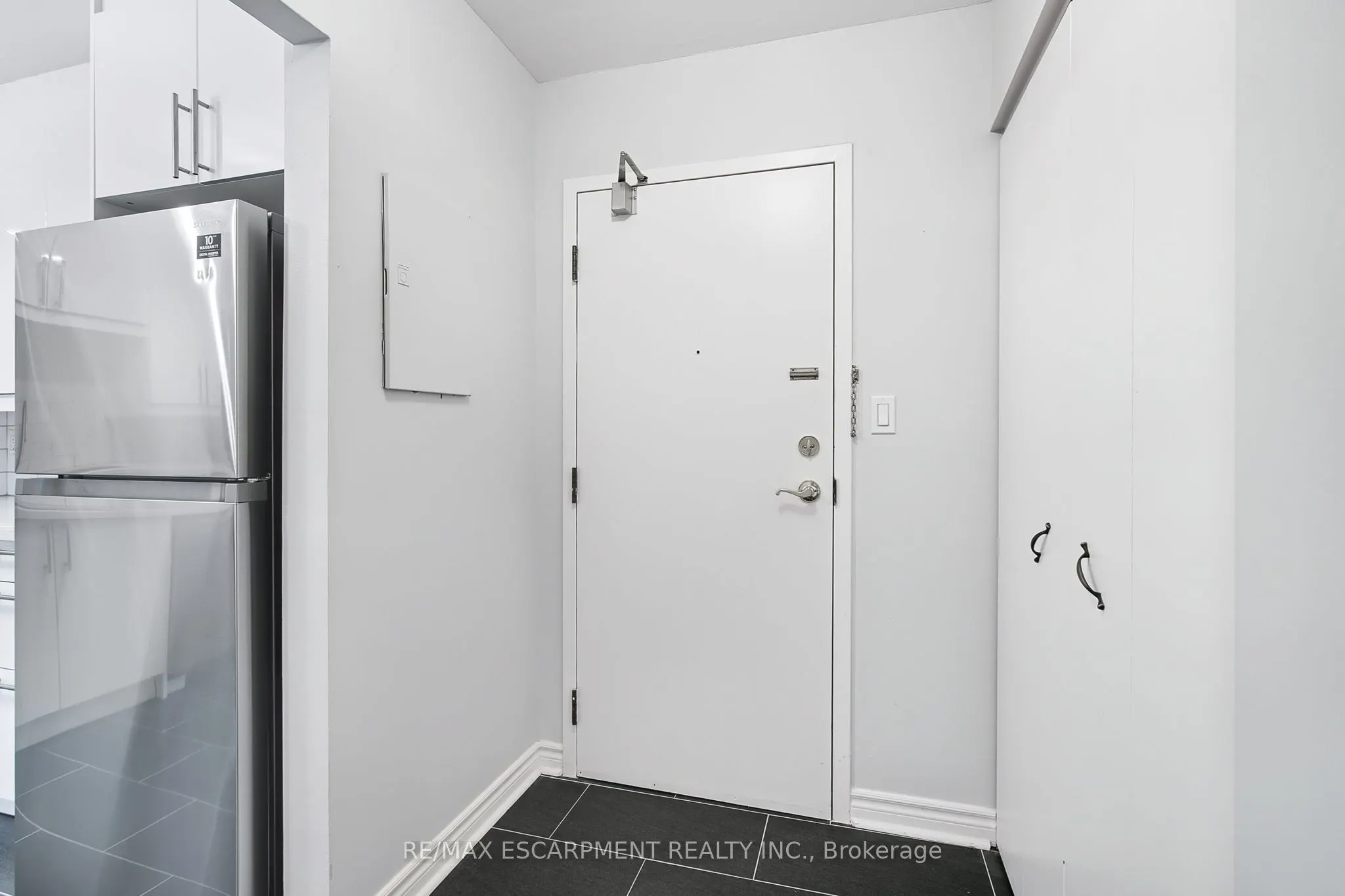 23 Main Street, #501