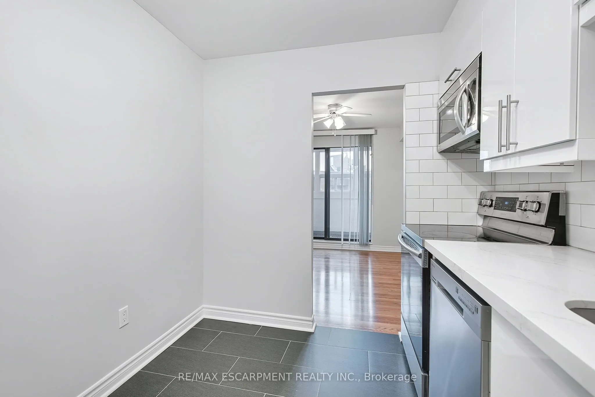 23 Main Street, #501