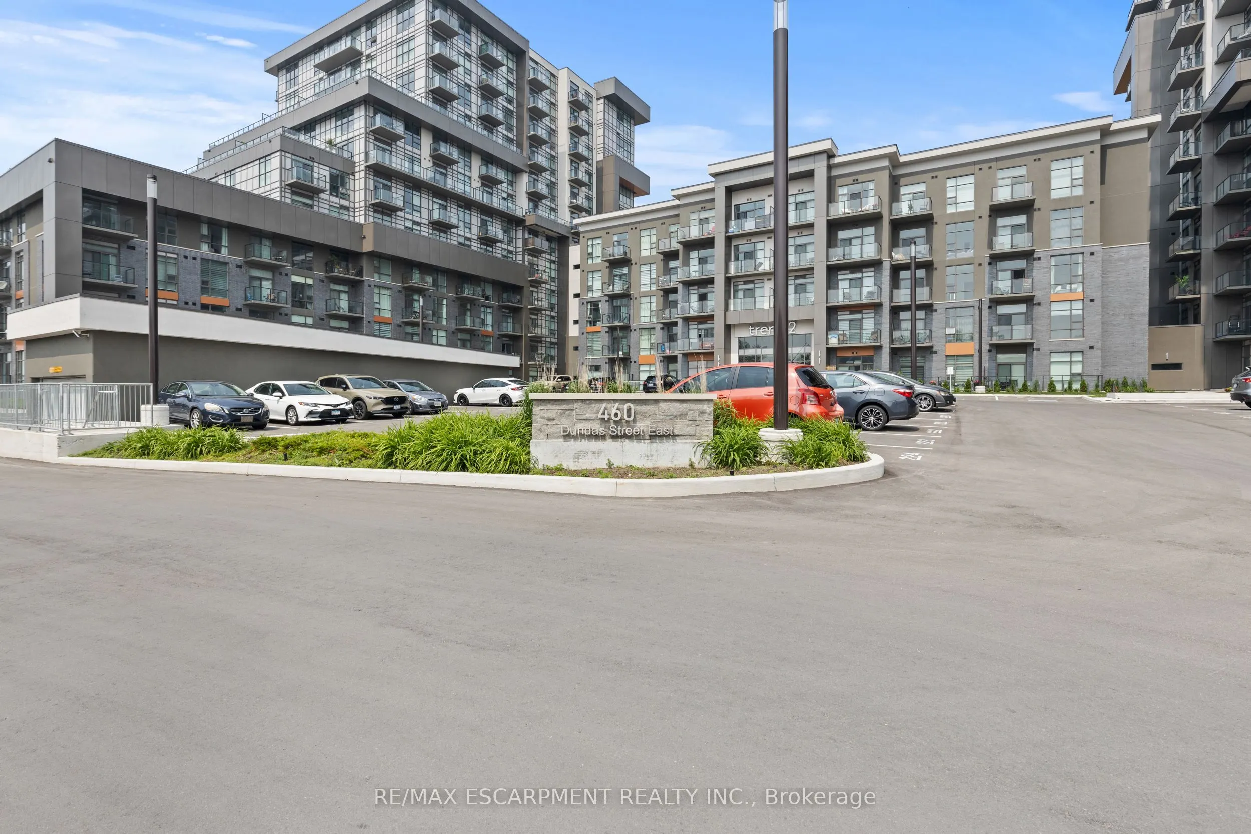 460 Dundas Street E, #433