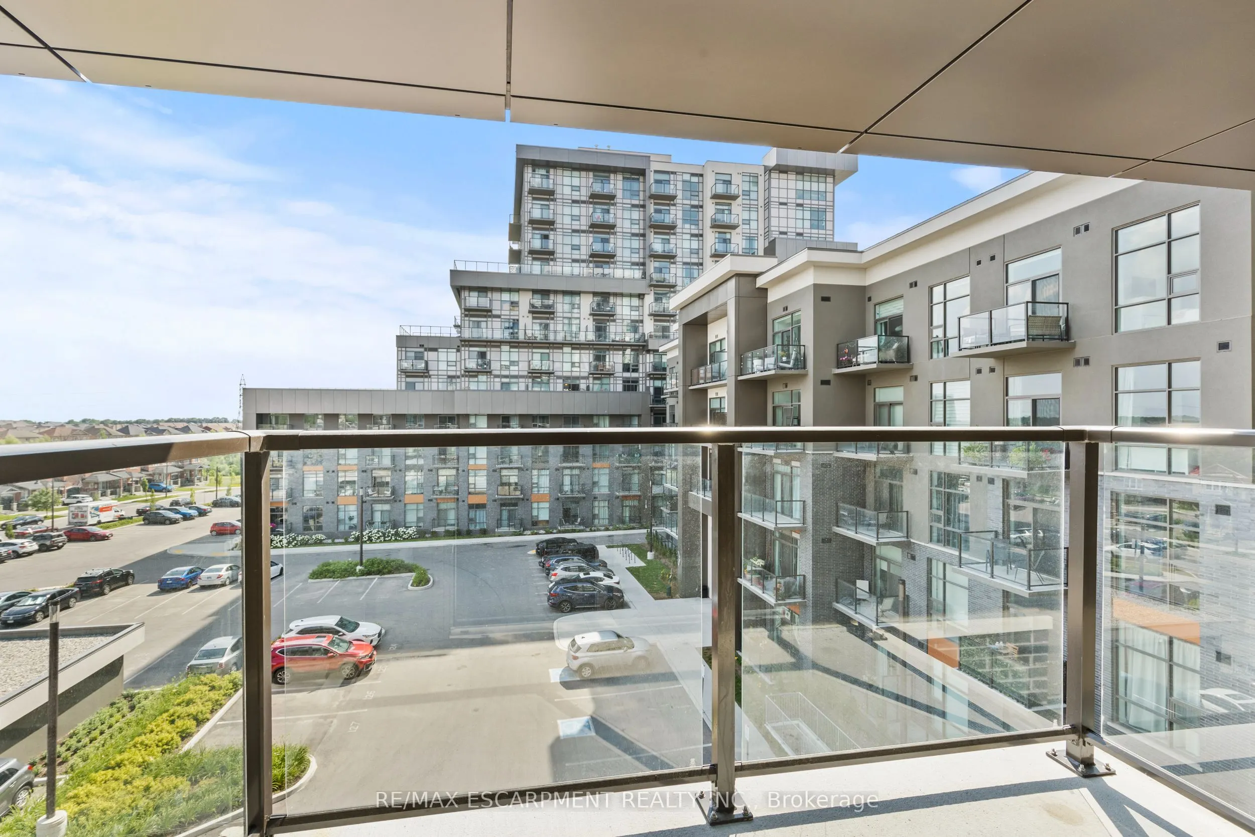460 Dundas Street E, #433