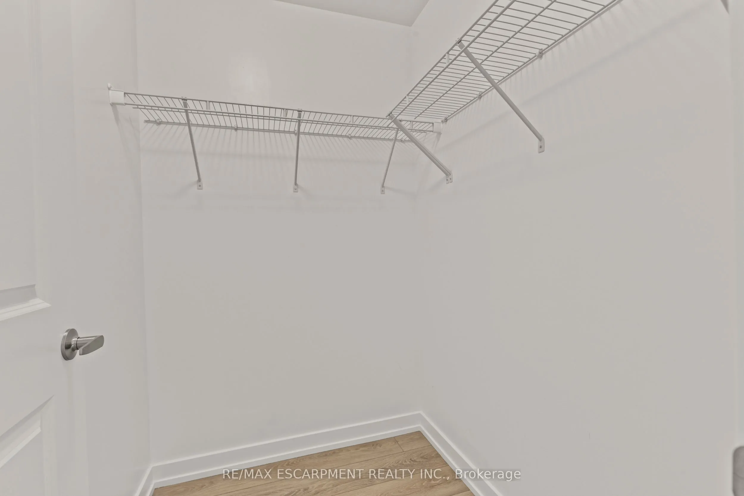460 Dundas Street E, #433