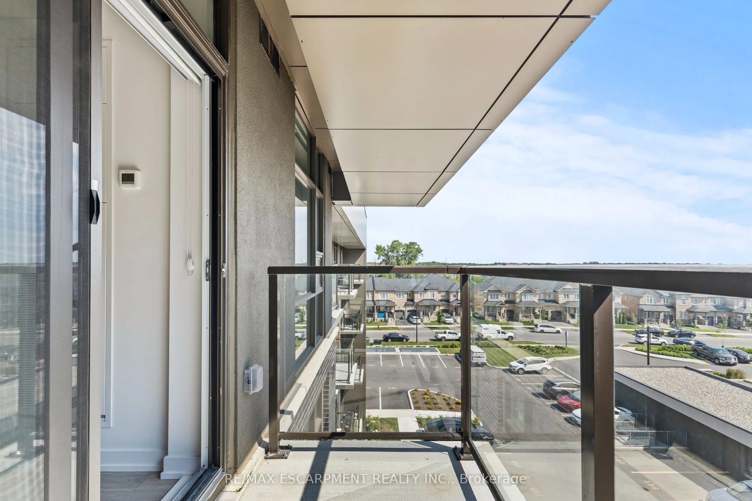 460 Dundas Street E, #433