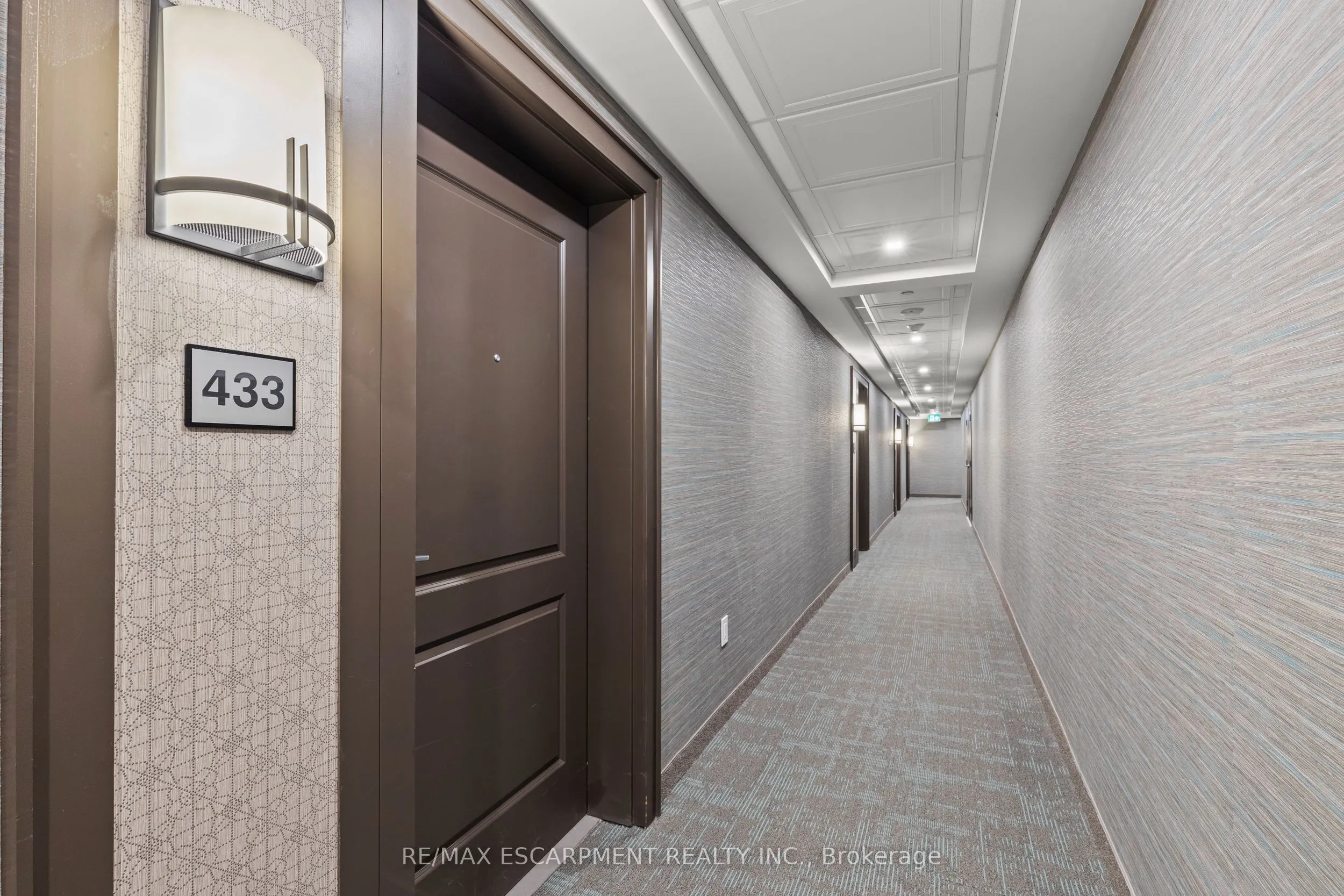 460 Dundas Street E, #433