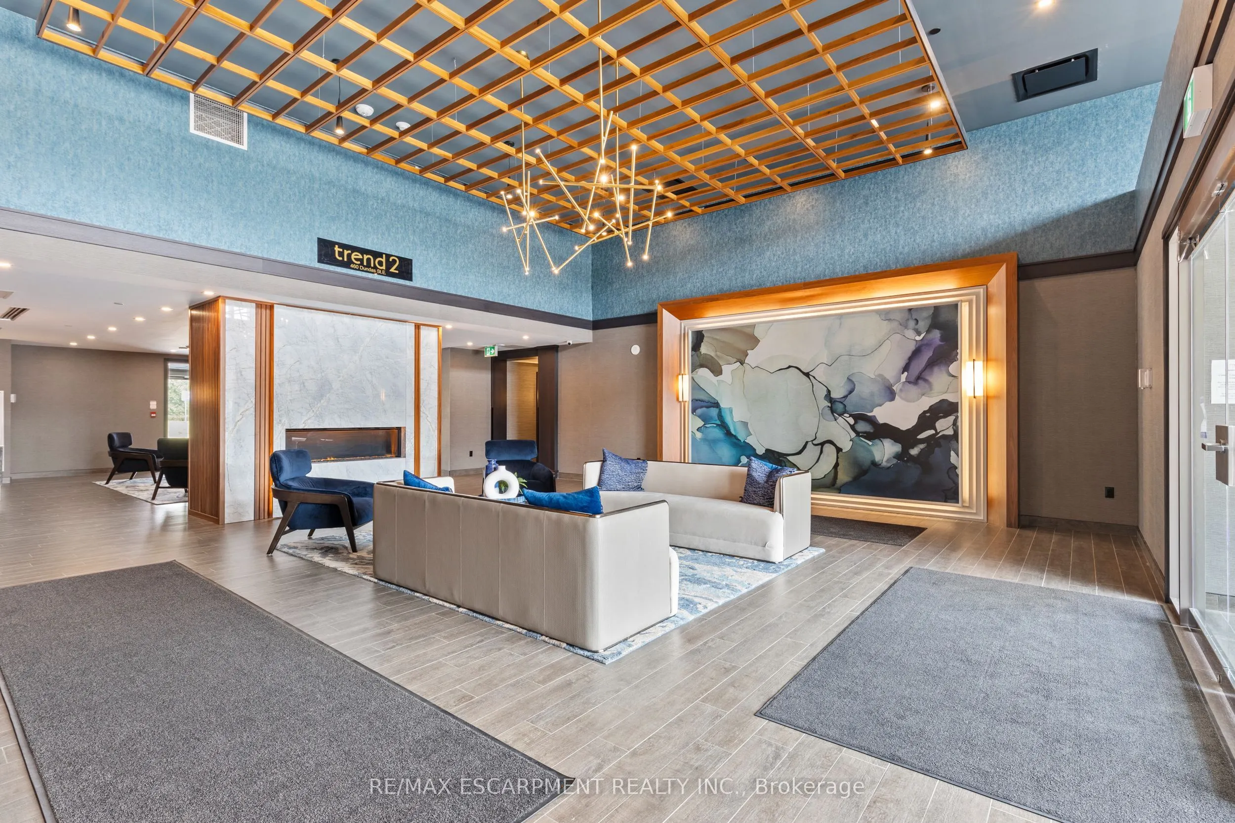 460 Dundas Street E, #433