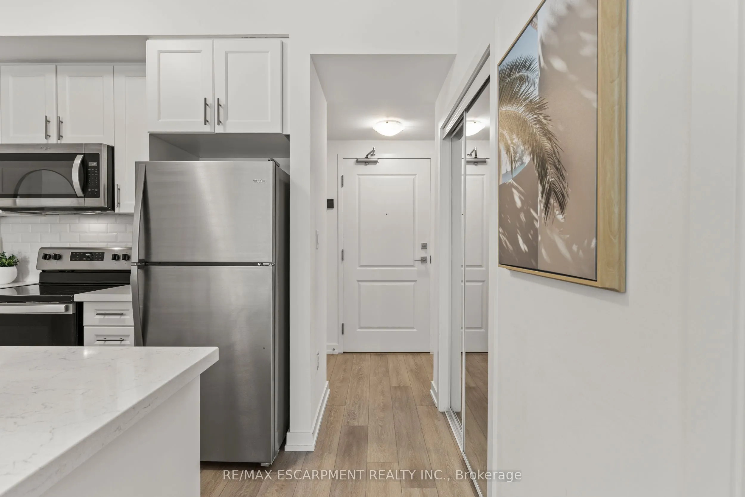 460 Dundas Street E, #433