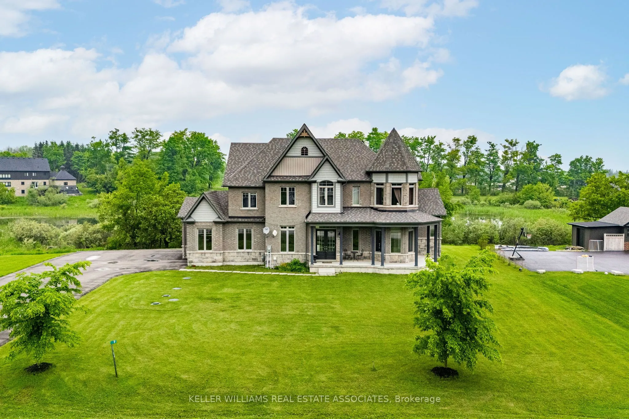 7 Country Meadows Drive