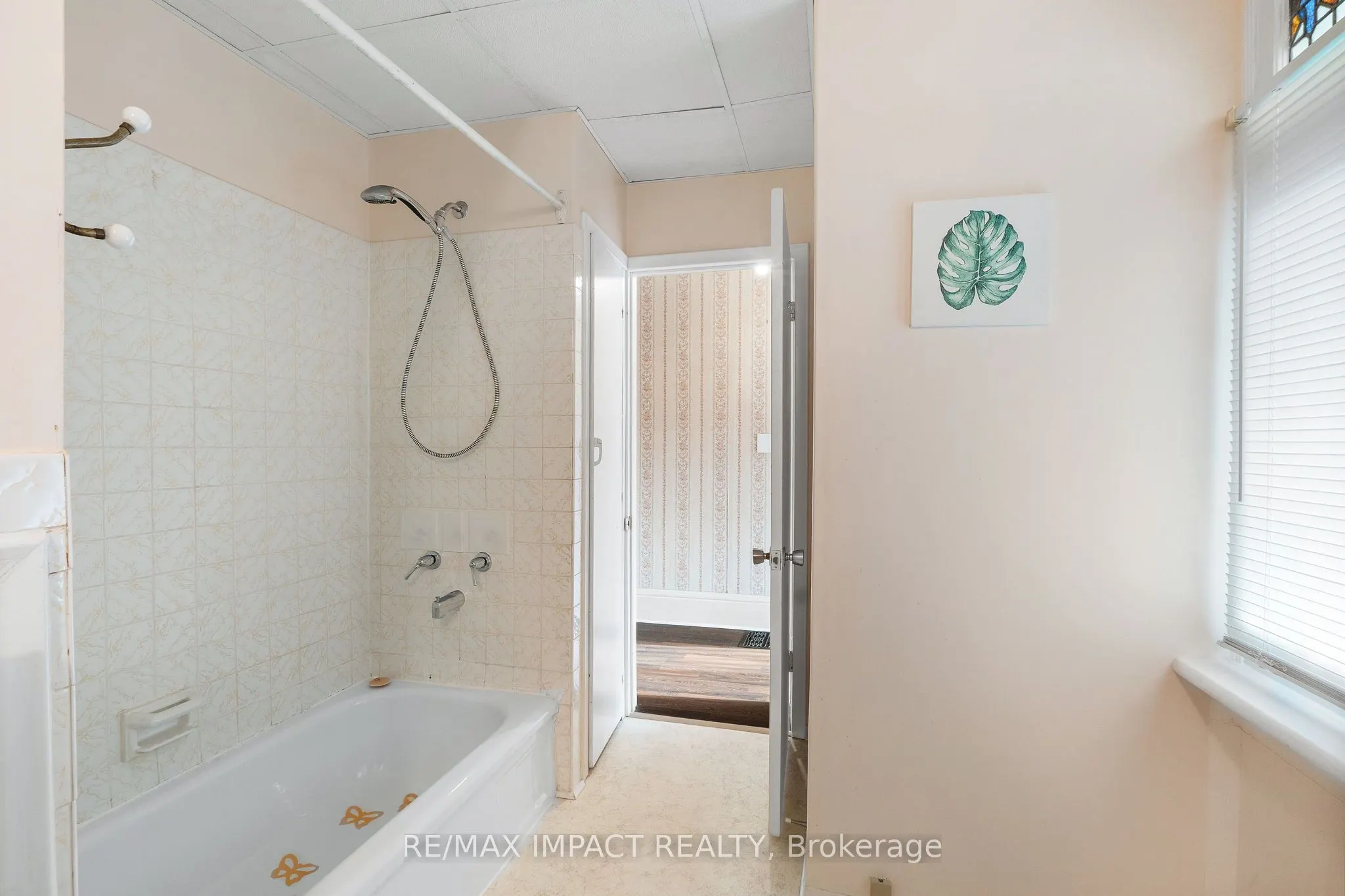 18 Spencer Street W