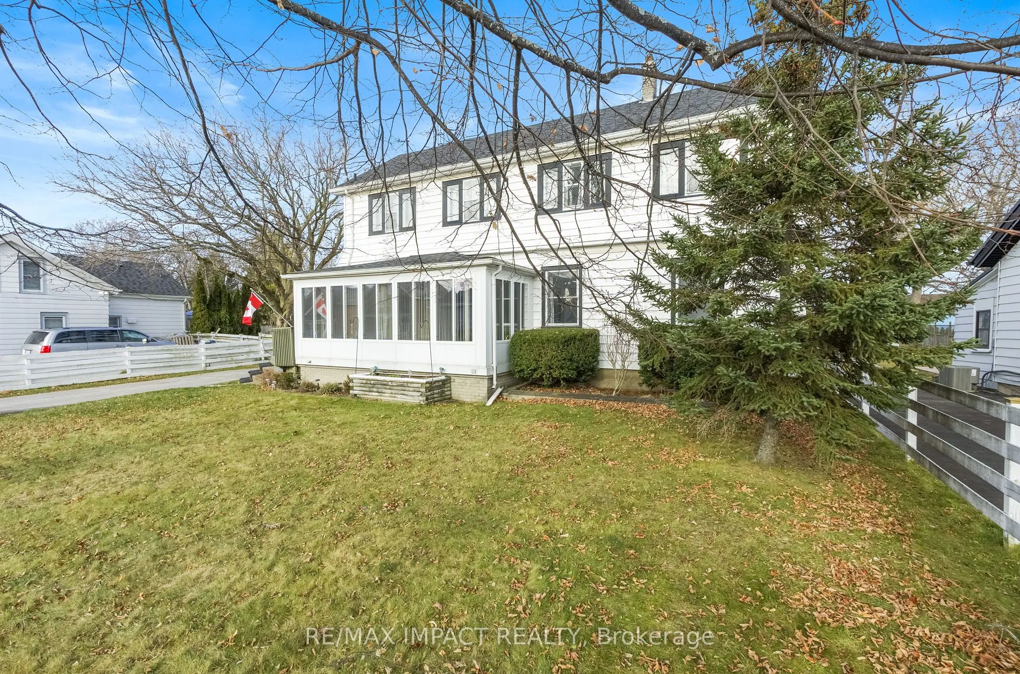 18 Spencer Street W